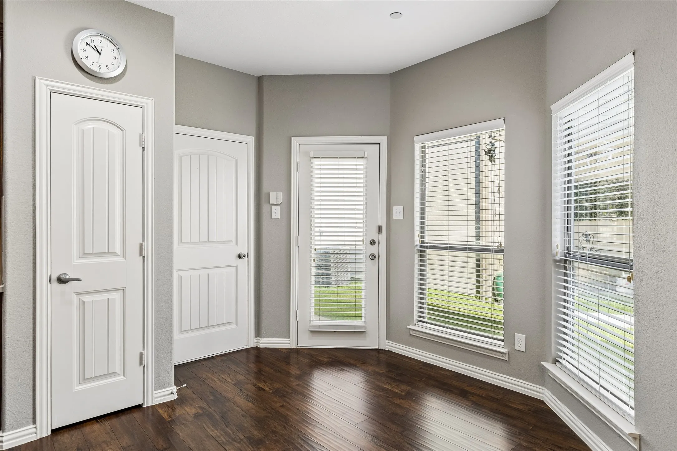 Townhouse For Sale in Collin County , 5500 Conch Train Road, Mc Kinney, Texas 75070, 3 Bedroom, 3 Bathroom, 2 Garage spaces, 1,558 Sqft, built in 2006, Preowned, mls#21206544, Real Estate Agent in Mc Kinney, Homes For Sale in Collin county, Homes For Sale in Mc Kinney, Realtor in Mc Kinney Texas, Real Estate Brokerage Independent Realty Texas, Luminita Cordes Realtor