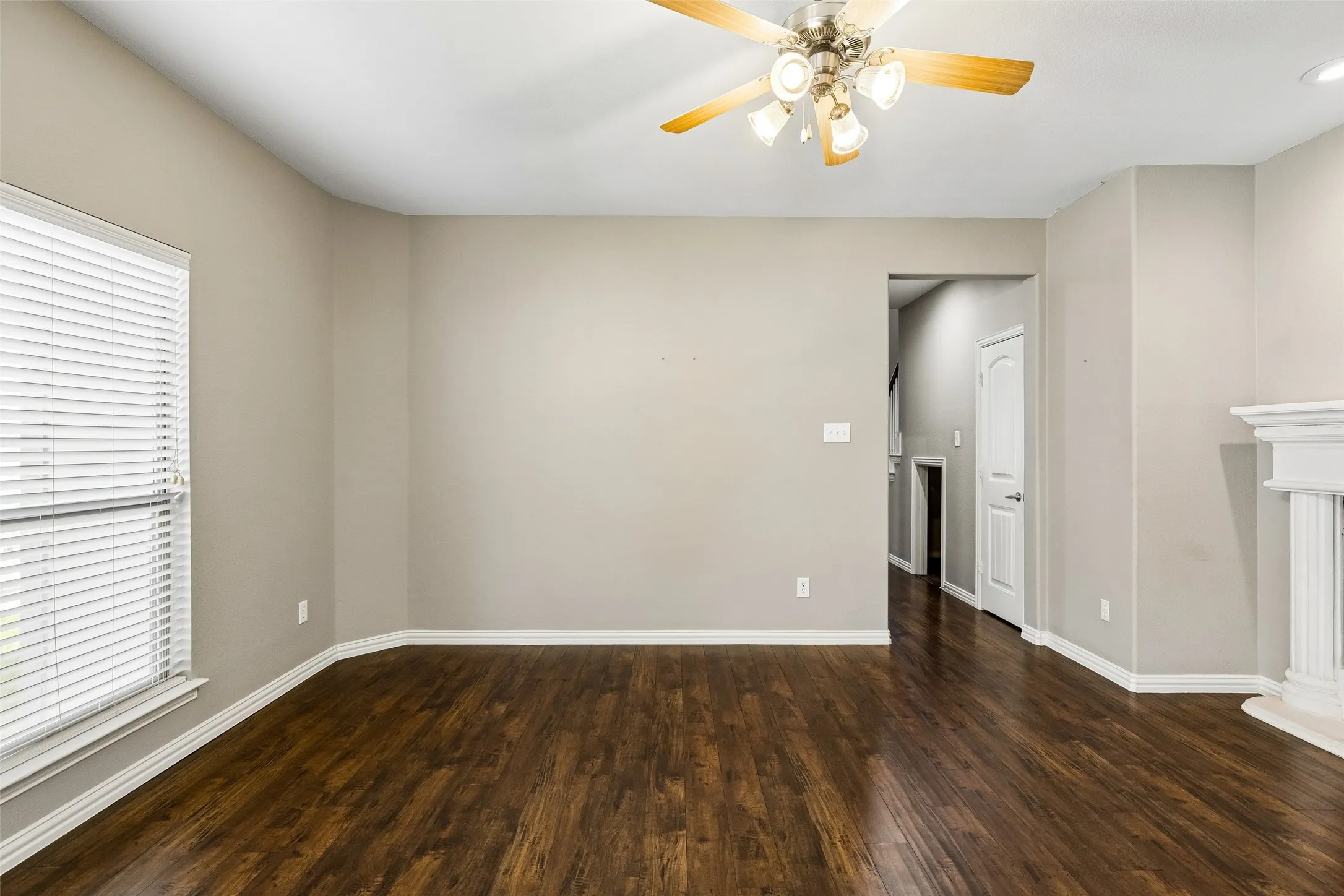 Townhouse For Sale in Collin County , 5500 Conch Train Road, Mc Kinney, Texas 75070, 3 Bedroom, 3 Bathroom, 2 Garage spaces, 1,558 Sqft, built in 2006, Preowned, mls#21206544, Real Estate Agent in Mc Kinney, Homes For Sale in Collin county, Homes For Sale in Mc Kinney, Realtor in Mc Kinney Texas, Real Estate Brokerage Independent Realty Texas, Luminita Cordes Realtor