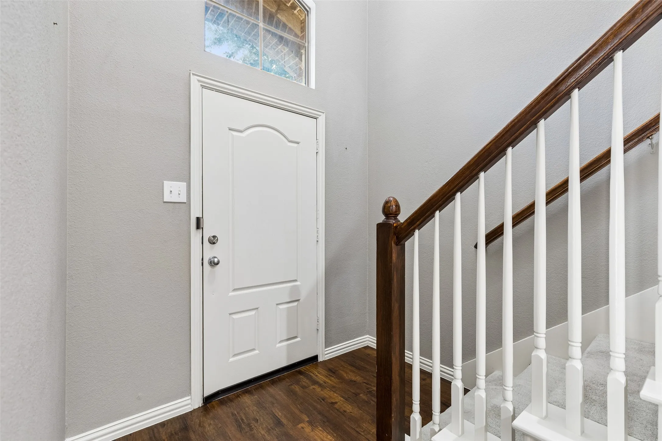 Townhouse For Sale in Collin County , 5500 Conch Train Road, Mc Kinney, Texas 75070, 3 Bedroom, 3 Bathroom, 2 Garage spaces, 1,558 Sqft, built in 2006, Preowned, mls#21206544, Real Estate Agent in Mc Kinney, Homes For Sale in Collin county, Homes For Sale in Mc Kinney, Realtor in Mc Kinney Texas, Real Estate Brokerage Independent Realty Texas, Luminita Cordes Realtor