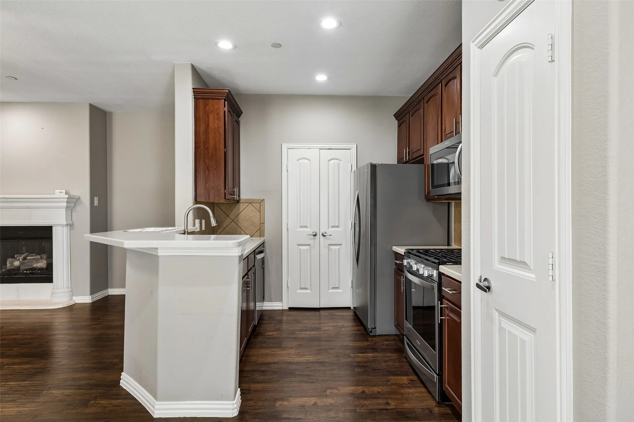 Townhouse For Sale in Collin County , 5500 Conch Train Road, Mc Kinney, Texas 75070, 3 Bedroom, 3 Bathroom, 2 Garage spaces, 1,558 Sqft, built in 2006, Preowned, mls#21206544, Real Estate Agent in Mc Kinney, Homes For Sale in Collin county, Homes For Sale in Mc Kinney, Realtor in Mc Kinney Texas, Real Estate Brokerage Independent Realty Texas, Luminita Cordes Realtor