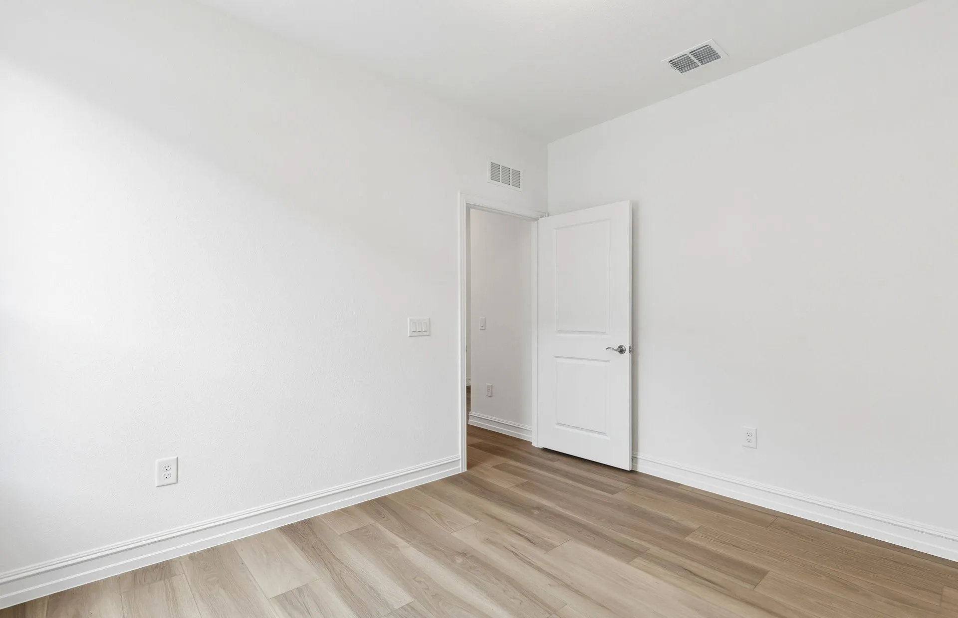 Secondary bedroom