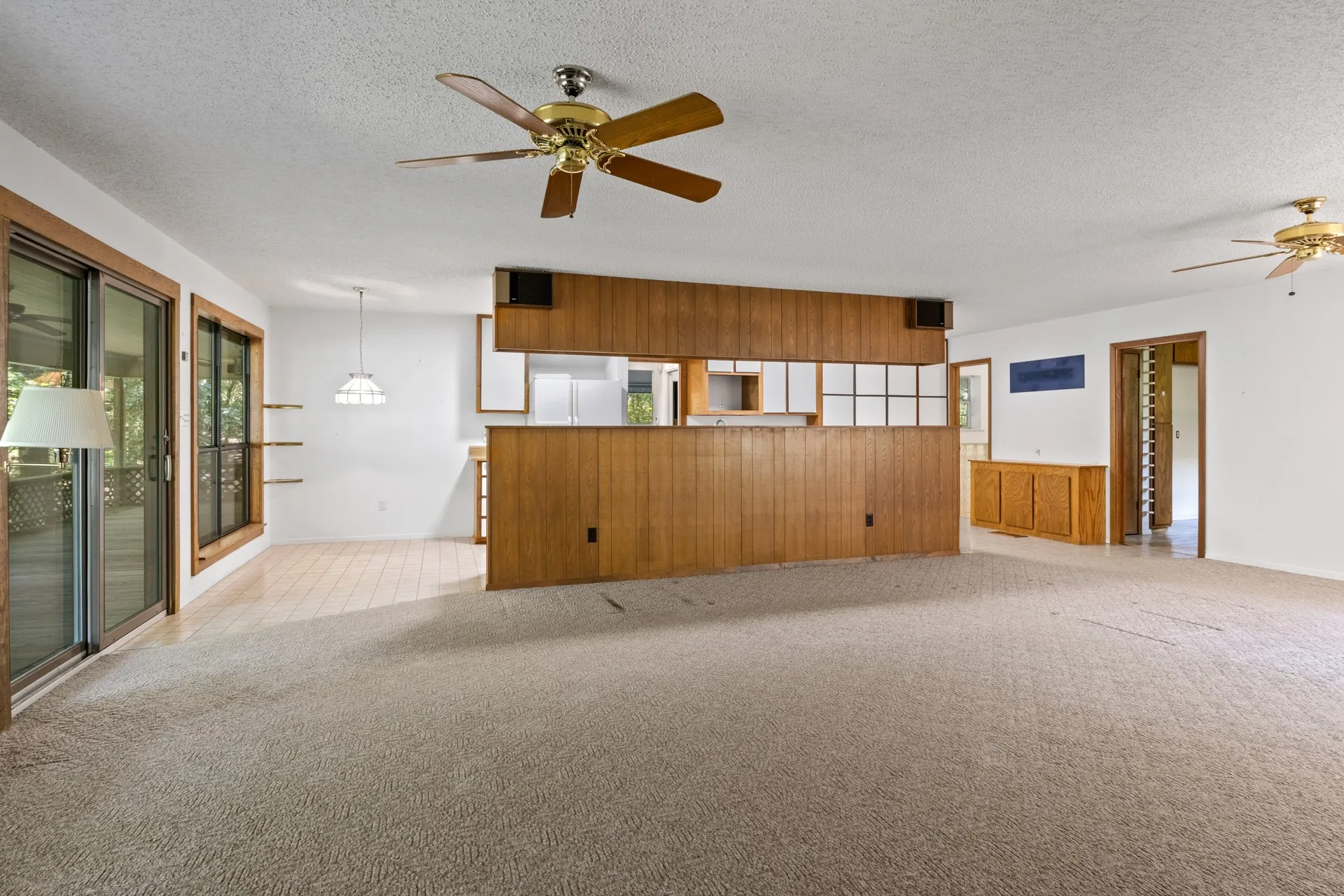 Single Family Residence For Sale in Camp County , 147 County Road 2608, Pittsburg, Texas 75686, 1 Bedroom, 1 Bathroom, 1 Garage spaces, 1,610 Sqft, built in 1992, Preowned, Price $349,000, mls#21214151, Real Estate Agent in Pittsburg, Homes For Sale in Camp county, Homes For Sale in Pittsburg, Realtor in Pittsburg Texas, Real Estate Brokerage Independent Realty Texas, Luminita Cordes Realtor