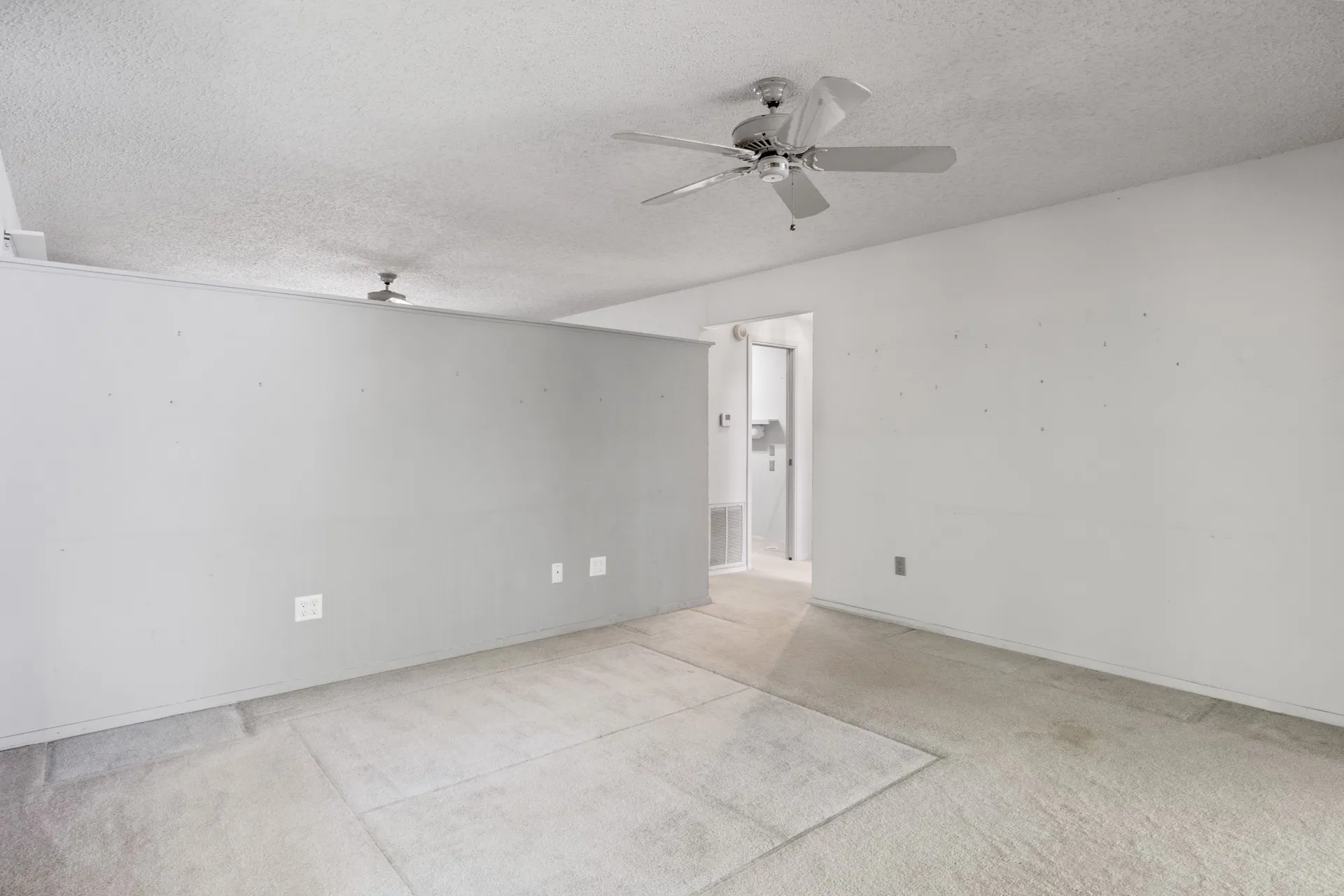 Single Family Residence For Sale in Camp County , 147 County Road 2608, Pittsburg, Texas 75686, 1 Bedroom, 1 Bathroom, 1 Garage spaces, 1,610 Sqft, built in 1992, Preowned, Price $349,000, mls#21214151, Real Estate Agent in Pittsburg, Homes For Sale in Camp county, Homes For Sale in Pittsburg, Realtor in Pittsburg Texas, Real Estate Brokerage Independent Realty Texas, Luminita Cordes Realtor