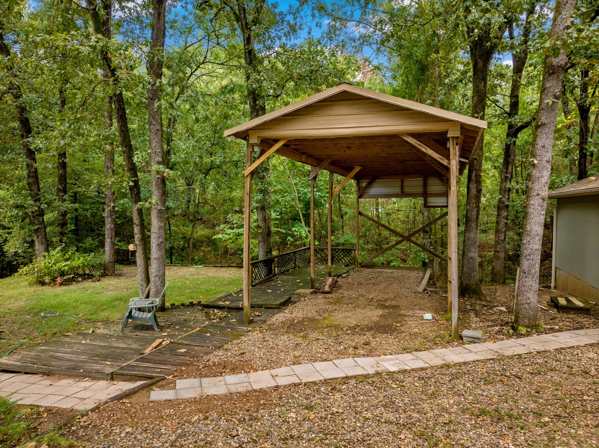 Single Family Residence For Sale in Camp County , 147 County Road 2608, Pittsburg, Texas 75686, 1 Bedroom, 1 Bathroom, 1 Garage spaces, 1,610 Sqft, built in 1992, Preowned, Price $349,000, mls#21214151, Real Estate Agent in Pittsburg, Homes For Sale in Camp county, Homes For Sale in Pittsburg, Realtor in Pittsburg Texas, Real Estate Brokerage Independent Realty Texas, Luminita Cordes Realtor