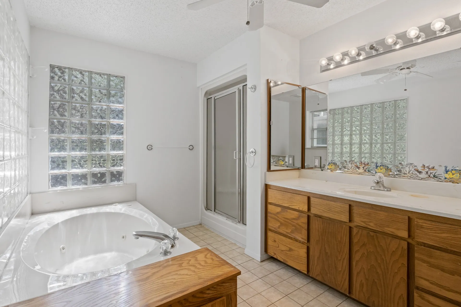 Single Family Residence For Sale in Camp County , 147 County Road 2608, Pittsburg, Texas 75686, 1 Bedroom, 1 Bathroom, 1 Garage spaces, 1,610 Sqft, built in 1992, Preowned, Price $349,000, mls#21214151, Real Estate Agent in Pittsburg, Homes For Sale in Camp county, Homes For Sale in Pittsburg, Realtor in Pittsburg Texas, Real Estate Brokerage Independent Realty Texas, Luminita Cordes Realtor