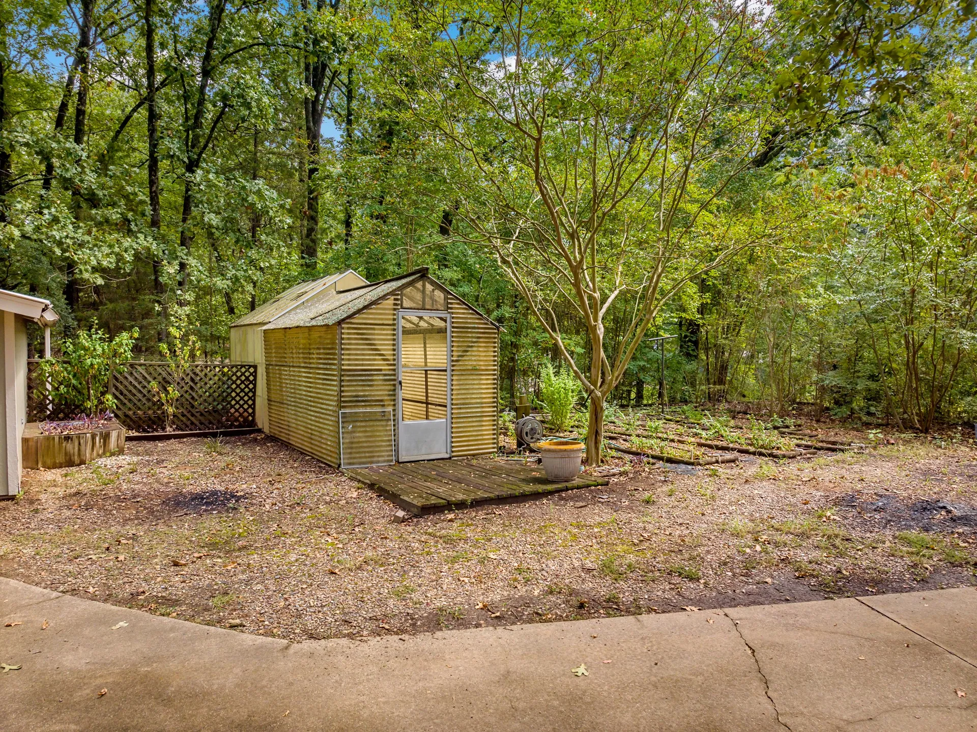 Single Family Residence For Sale in Camp County , 147 County Road 2608, Pittsburg, Texas 75686, 1 Bedroom, 1 Bathroom, 1 Garage spaces, 1,610 Sqft, built in 1992, Preowned, Price $349,000, mls#21214151, Real Estate Agent in Pittsburg, Homes For Sale in Camp county, Homes For Sale in Pittsburg, Realtor in Pittsburg Texas, Real Estate Brokerage Independent Realty Texas, Luminita Cordes Realtor