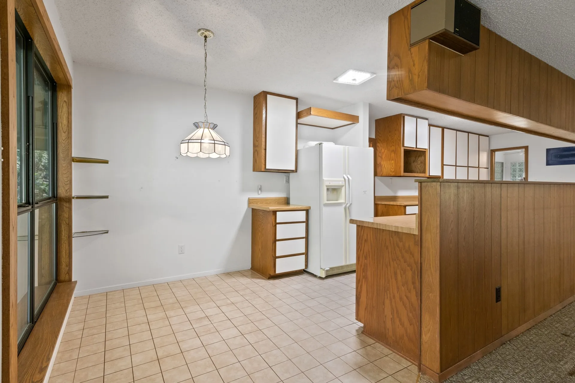 Single Family Residence For Sale in Camp County , 147 County Road 2608, Pittsburg, Texas 75686, 1 Bedroom, 1 Bathroom, 1 Garage spaces, 1,610 Sqft, built in 1992, Preowned, Price $349,000, mls#21214151, Real Estate Agent in Pittsburg, Homes For Sale in Camp county, Homes For Sale in Pittsburg, Realtor in Pittsburg Texas, Real Estate Brokerage Independent Realty Texas, Luminita Cordes Realtor