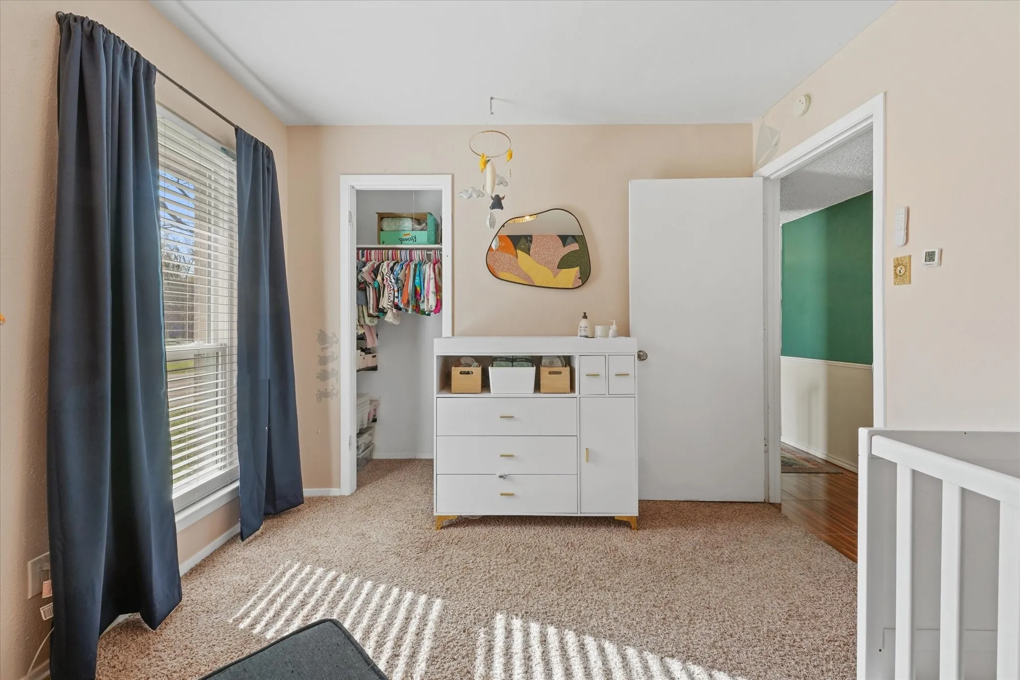 Spacious bedroom with flexible layout. Ideal for growing families needing functional space, organization, and comfort.