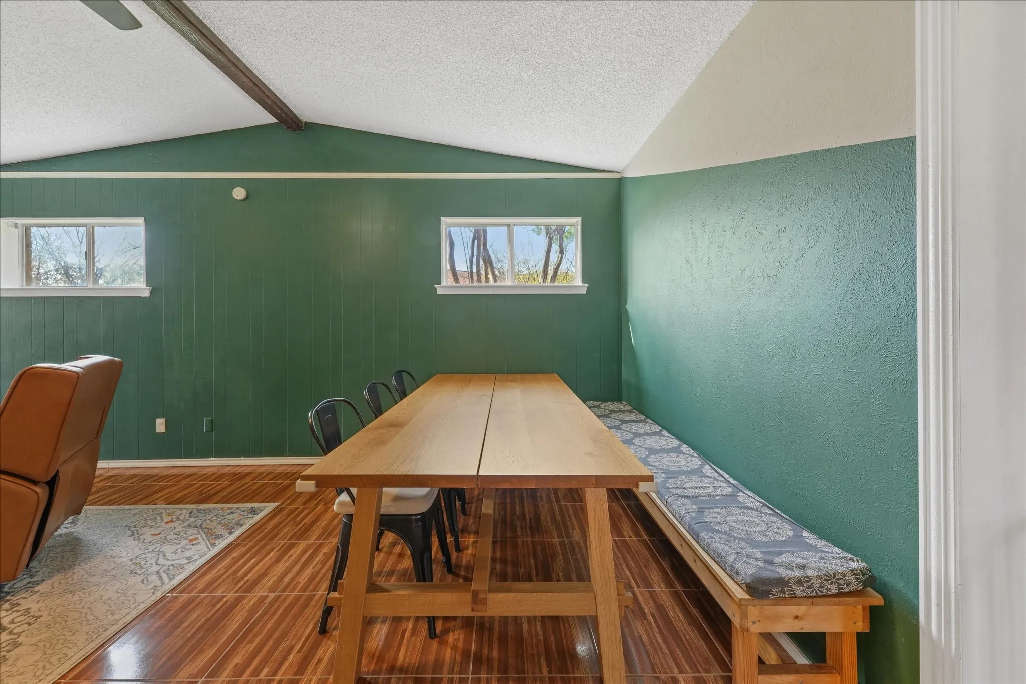 edicated dining space with natural light—ideal for gatherings, family meals, or hosting.