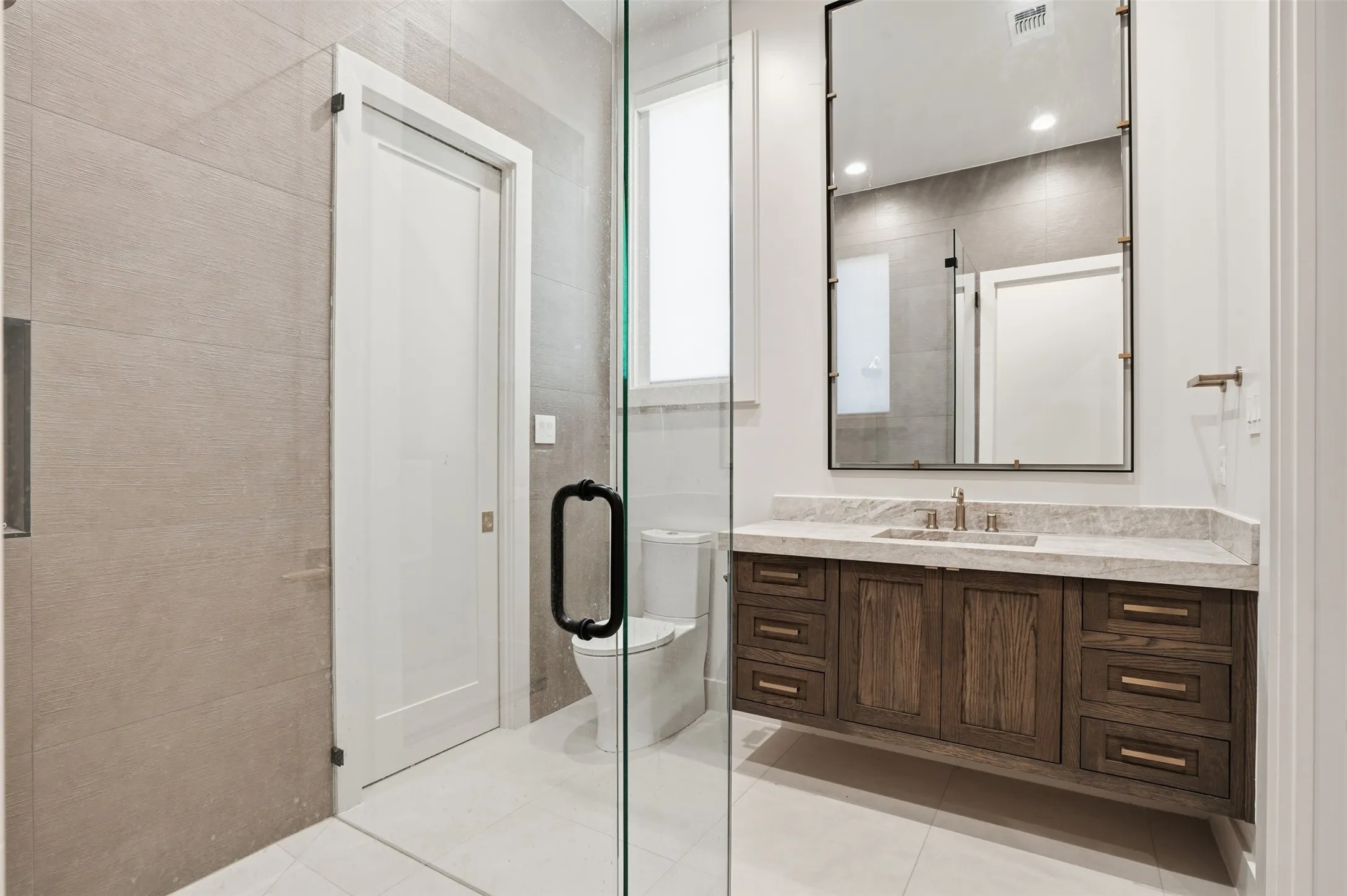 Single Family Residence For Sale in Tarrant County , 7073 The Resort Boulevard, Fort Worth, Texas 76179, 5 Bedrooms, 6 Bathrooms, 3 Garage spaces, 6,237 Sqft, built in 2024, New Construction - Incomplete, Price $4,995,000, mls#21214200, Real Estate Agent in Fort Worth, Homes For Sale in Tarrant county, Homes For Sale in Fort Worth, Realtor in Fort Worth Texas, Real Estate Brokerage Independent Realty Texas, Luminita Cordes Realtor