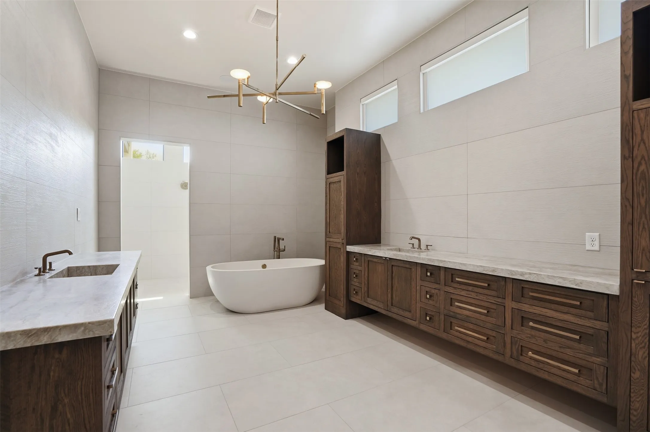 Single Family Residence For Sale in Tarrant County , 7073 The Resort Boulevard, Fort Worth, Texas 76179, 5 Bedrooms, 6 Bathrooms, 3 Garage spaces, 6,237 Sqft, built in 2024, New Construction - Incomplete, Price $4,995,000, mls#21214200, Real Estate Agent in Fort Worth, Homes For Sale in Tarrant county, Homes For Sale in Fort Worth, Realtor in Fort Worth Texas, Real Estate Brokerage Independent Realty Texas, Luminita Cordes Realtor