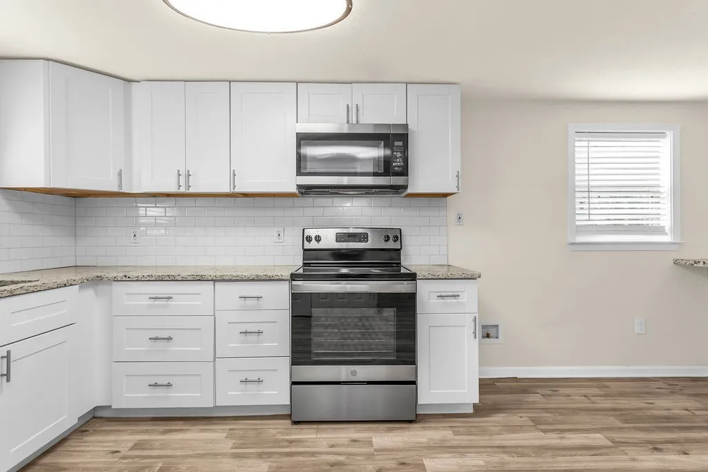 Single Family Residence For Sale in Collin County , 2225 S Bridgefarmer Road, Lowry Crossing, Texas 75069, 3 Bedroom, 2 Bathroom, 1 Garage spaces, 1,272 Sqft, built in 1970, Preowned, mls#21169438, Real Estate Agent in Lowry Crossing, Homes For Sale in Collin county, Homes For Sale in Lowry Crossing, Realtor in Lowry Crossing Texas, Real Estate Brokerage Independent Realty Texas, Luminita Cordes Realtor