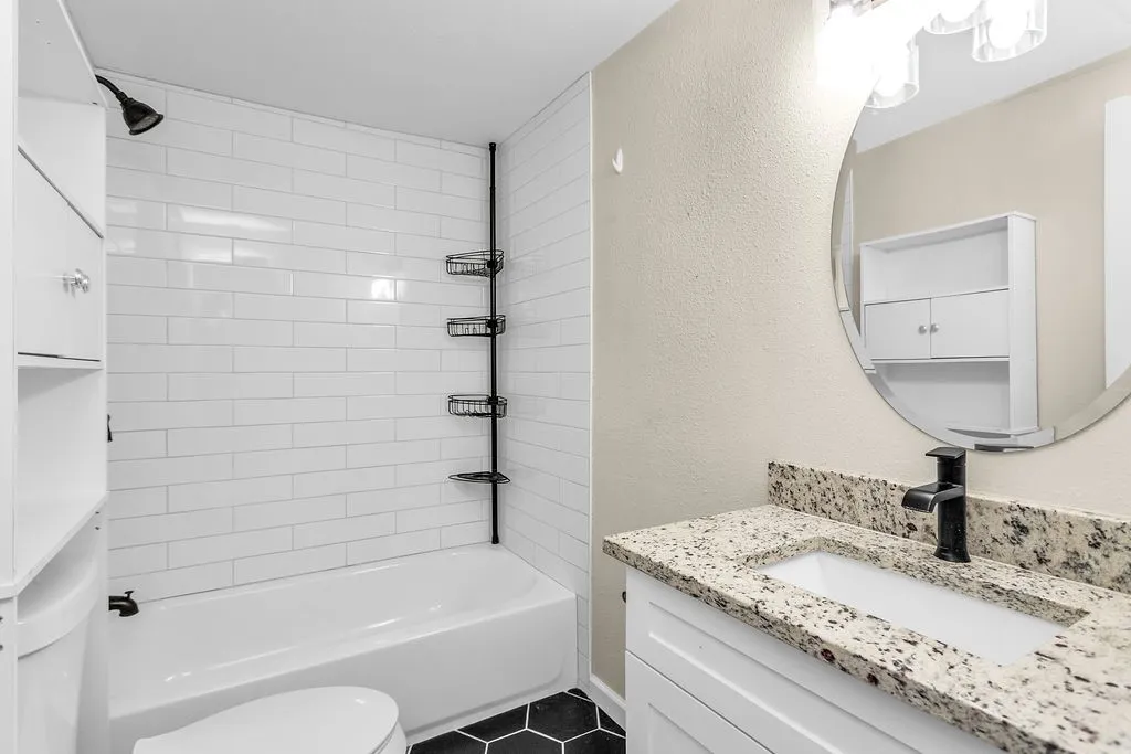 Single Family Residence For Sale in Collin County , 2225 S Bridgefarmer Road, Lowry Crossing, Texas 75069, 3 Bedroom, 2 Bathroom, 1 Garage spaces, 1,272 Sqft, built in 1970, Preowned, mls#21169438, Real Estate Agent in Lowry Crossing, Homes For Sale in Collin county, Homes For Sale in Lowry Crossing, Realtor in Lowry Crossing Texas, Real Estate Brokerage Independent Realty Texas, Luminita Cordes Realtor