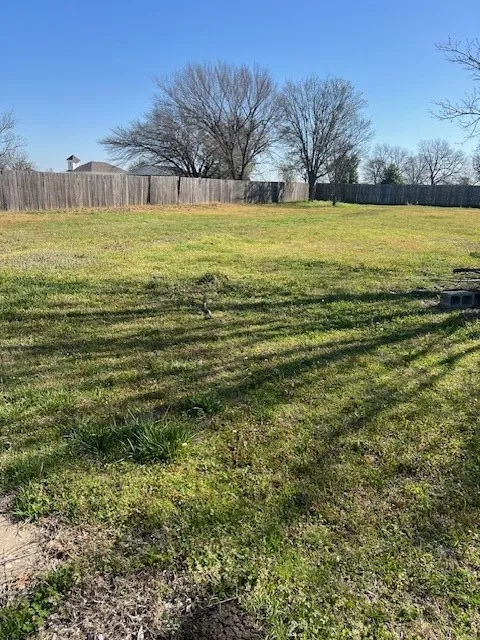 Single Family Residence For Sale in Collin County , 2225 S Bridgefarmer Road, Lowry Crossing, Texas 75069, 3 Bedroom, 2 Bathroom, 1 Garage spaces, 1,272 Sqft, built in 1970, Preowned, mls#21169438, Real Estate Agent in Lowry Crossing, Homes For Sale in Collin county, Homes For Sale in Lowry Crossing, Realtor in Lowry Crossing Texas, Real Estate Brokerage Independent Realty Texas, Luminita Cordes Realtor
