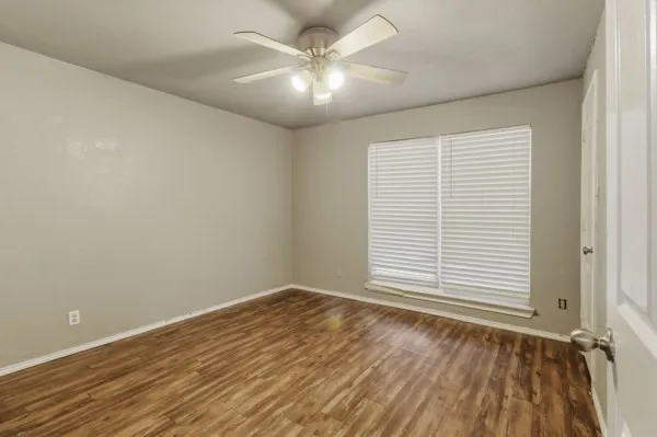 Single Family Residence For Sale in Dallas County , 7213 Lakeview Parkway, Rowlett, Texas 75088, 3 Bedroom, 2 Bathroom, 1 Garage spaces, 1,800 Sqft, built in 1950, mls#21214230, Real Estate Agent in Rowlett, Homes For Sale in Dallas county, Homes For Sale in Rowlett, Realtor in Rowlett Texas, Real Estate Brokerage Independent Realty Texas, Luminita Cordes Realtor