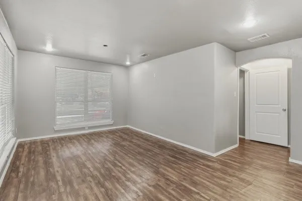 Single Family Residence For Sale in Dallas County , 7213 Lakeview Parkway, Rowlett, Texas 75088, 3 Bedroom, 2 Bathroom, 1 Garage spaces, 1,800 Sqft, built in 1950, mls#21214230, Real Estate Agent in Rowlett, Homes For Sale in Dallas county, Homes For Sale in Rowlett, Realtor in Rowlett Texas, Real Estate Brokerage Independent Realty Texas, Luminita Cordes Realtor