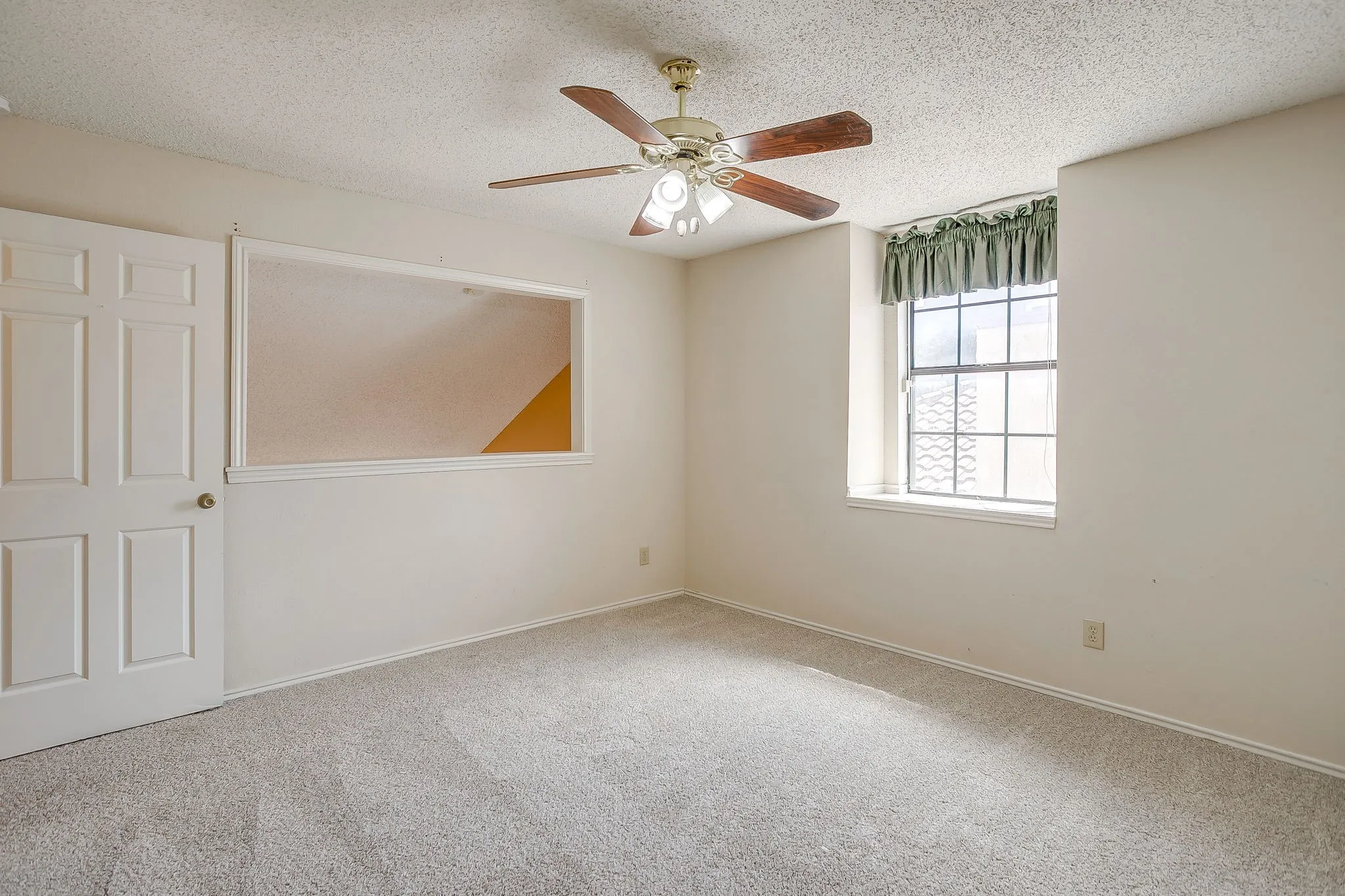 Upstairs Bedroom 2