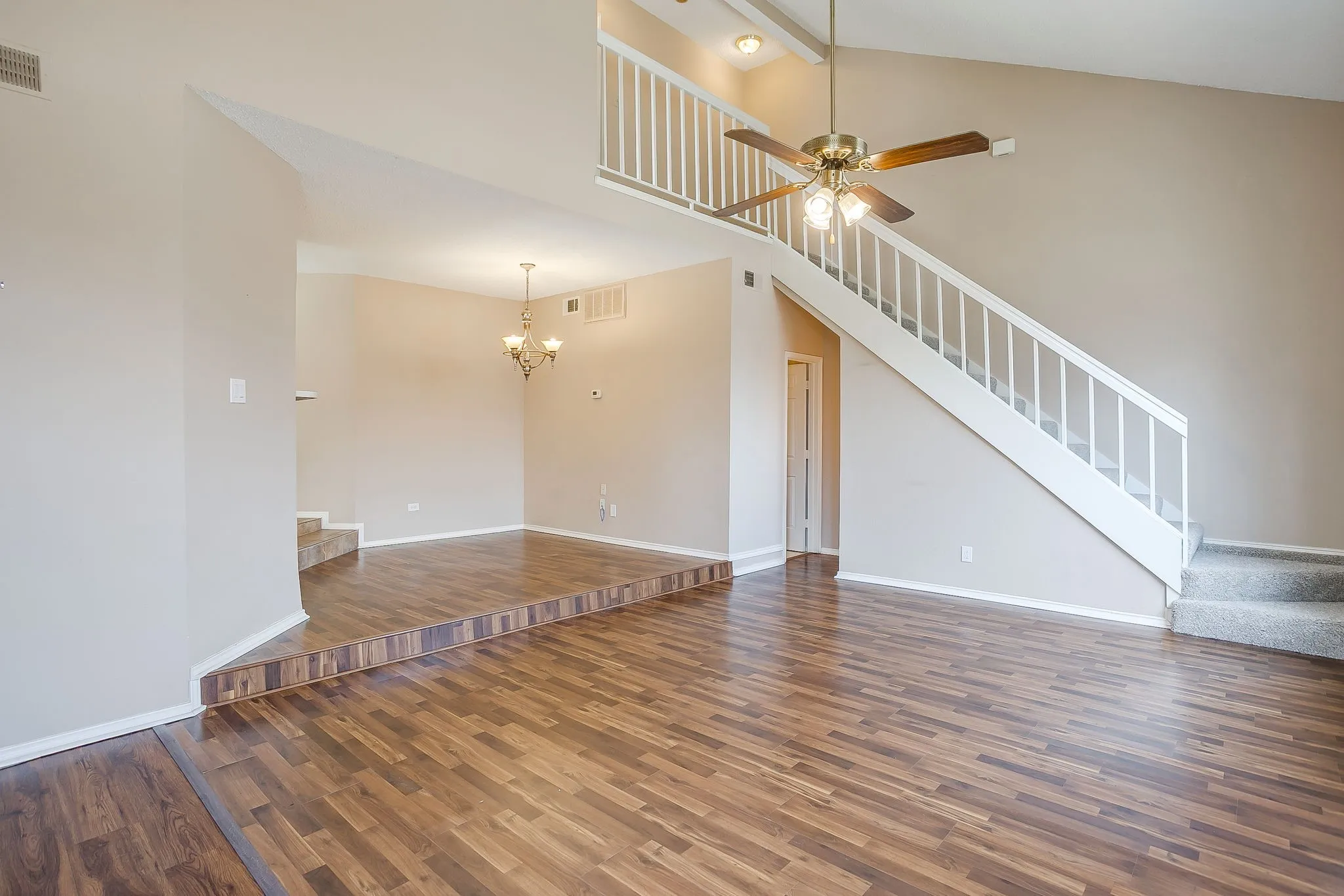 Condominium For Sale in Tarrant County , 6504 Hickock Drive 6D, Fort Worth, Texas 76116, 3 Bedroom, 3 Bathroom, 1 Garage spaces, 1,473 Sqft, built in 1984, mls#21185064, Real Estate Agent in Fort Worth, Homes For Sale in Tarrant county, Homes For Sale in Fort Worth, Realtor in Fort Worth Texas, Real Estate Brokerage Independent Realty Texas, Luminita Cordes Realtor