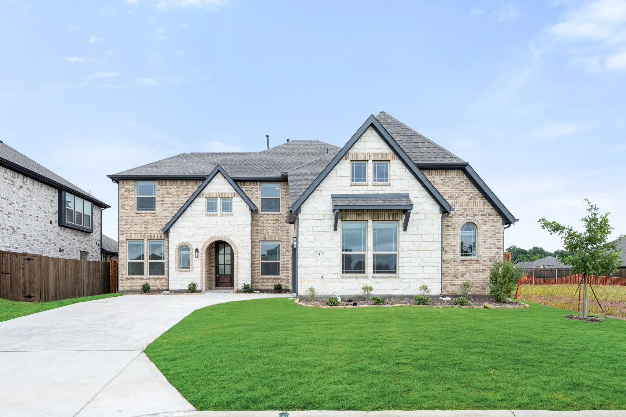 Single Family Residence For Sale in Hunt County , 237 Sweetwater Drive, Commerce, Texas 75428, 5 Bedroom, 4 Bathroom, 2 Garage spaces, 3,485 Sqft, built in 2026, New Construction - Incomplete, mls#21214331, Real Estate Agent in Commerce, Homes For Sale in Hunt county, Homes For Sale in Commerce, Realtor in Commerce Texas, Real Estate Brokerage Independent Realty Texas, Luminita Cordes Realtor