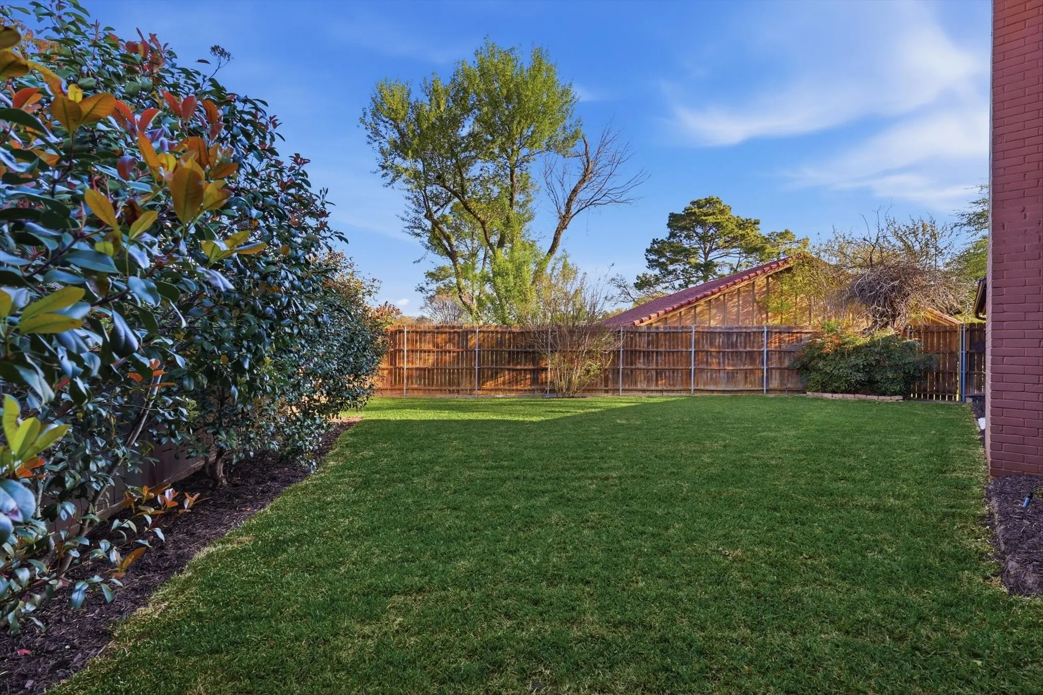 Single Family Residence For Sale in Tarrant County , 3609 Wayne Court, Bedford, Texas 76021, 4 Bedroom, 3 Bathroom, 2 Garage spaces, 2,312 Sqft, built in 1974, Preowned, mls#21210534, Real Estate Agent in Bedford, Homes For Sale in Tarrant county, Homes For Sale in Bedford, Realtor in Bedford Texas, Real Estate Brokerage Independent Realty Texas, Luminita Cordes Realtor