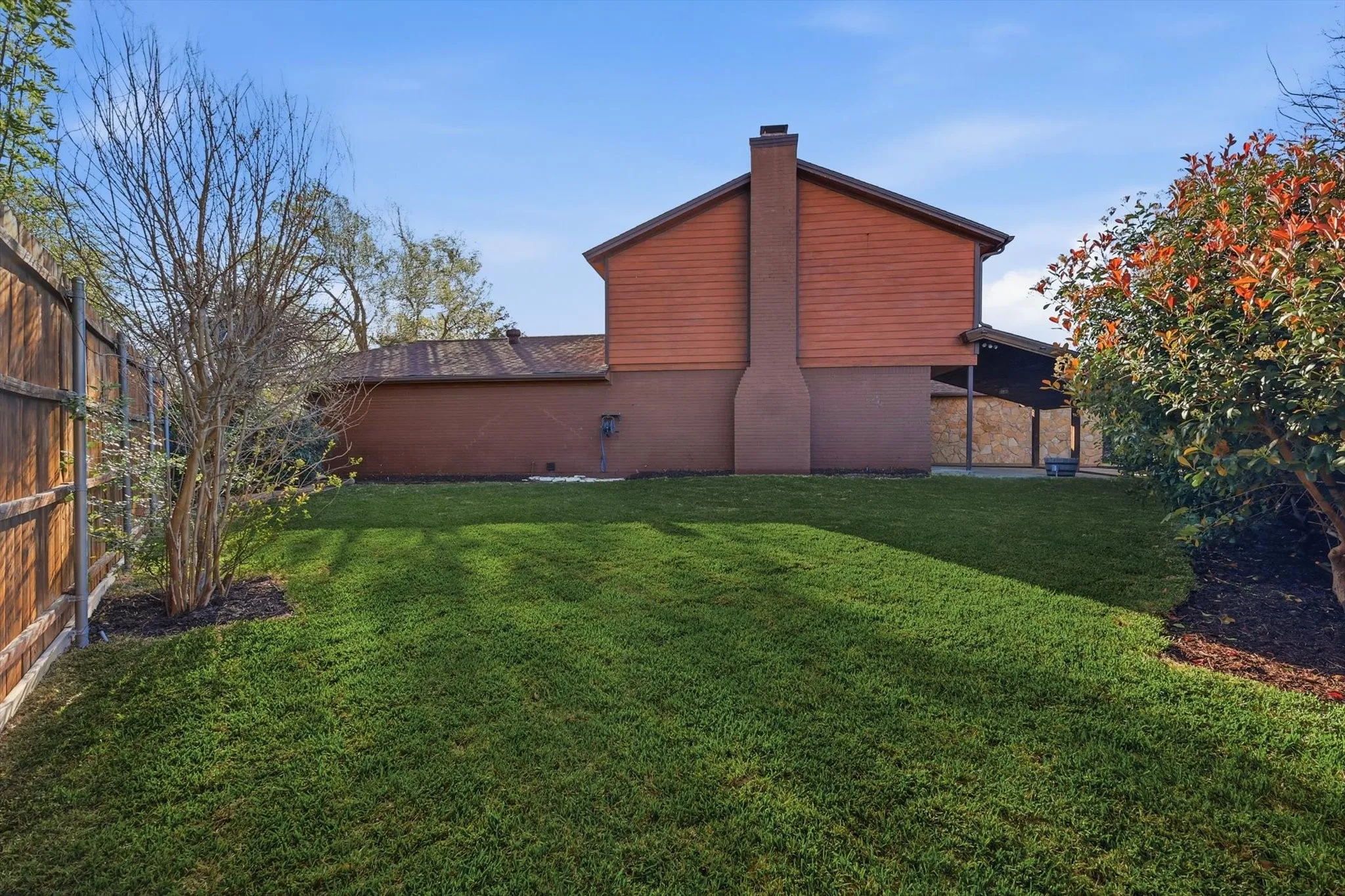 Single Family Residence For Sale in Tarrant County , 3609 Wayne Court, Bedford, Texas 76021, 4 Bedroom, 3 Bathroom, 2 Garage spaces, 2,312 Sqft, built in 1974, Preowned, mls#21210534, Real Estate Agent in Bedford, Homes For Sale in Tarrant county, Homes For Sale in Bedford, Realtor in Bedford Texas, Real Estate Brokerage Independent Realty Texas, Luminita Cordes Realtor