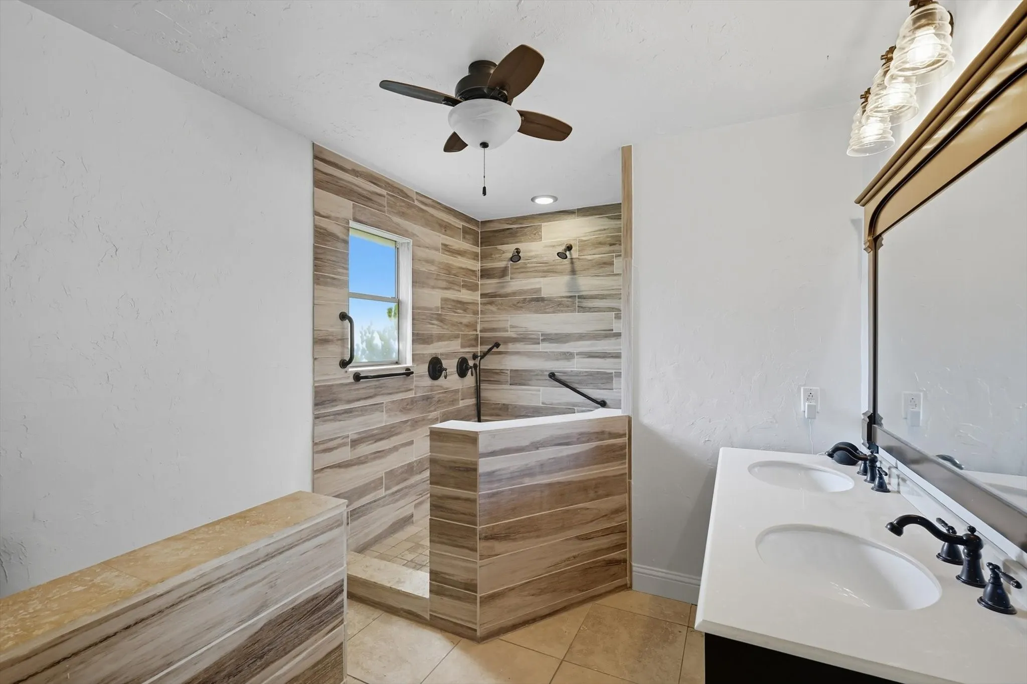 Single Family Residence For Sale in Tarrant County , 3609 Wayne Court, Bedford, Texas 76021, 4 Bedroom, 3 Bathroom, 2 Garage spaces, 2,312 Sqft, built in 1974, Preowned, mls#21210534, Real Estate Agent in Bedford, Homes For Sale in Tarrant county, Homes For Sale in Bedford, Realtor in Bedford Texas, Real Estate Brokerage Independent Realty Texas, Luminita Cordes Realtor