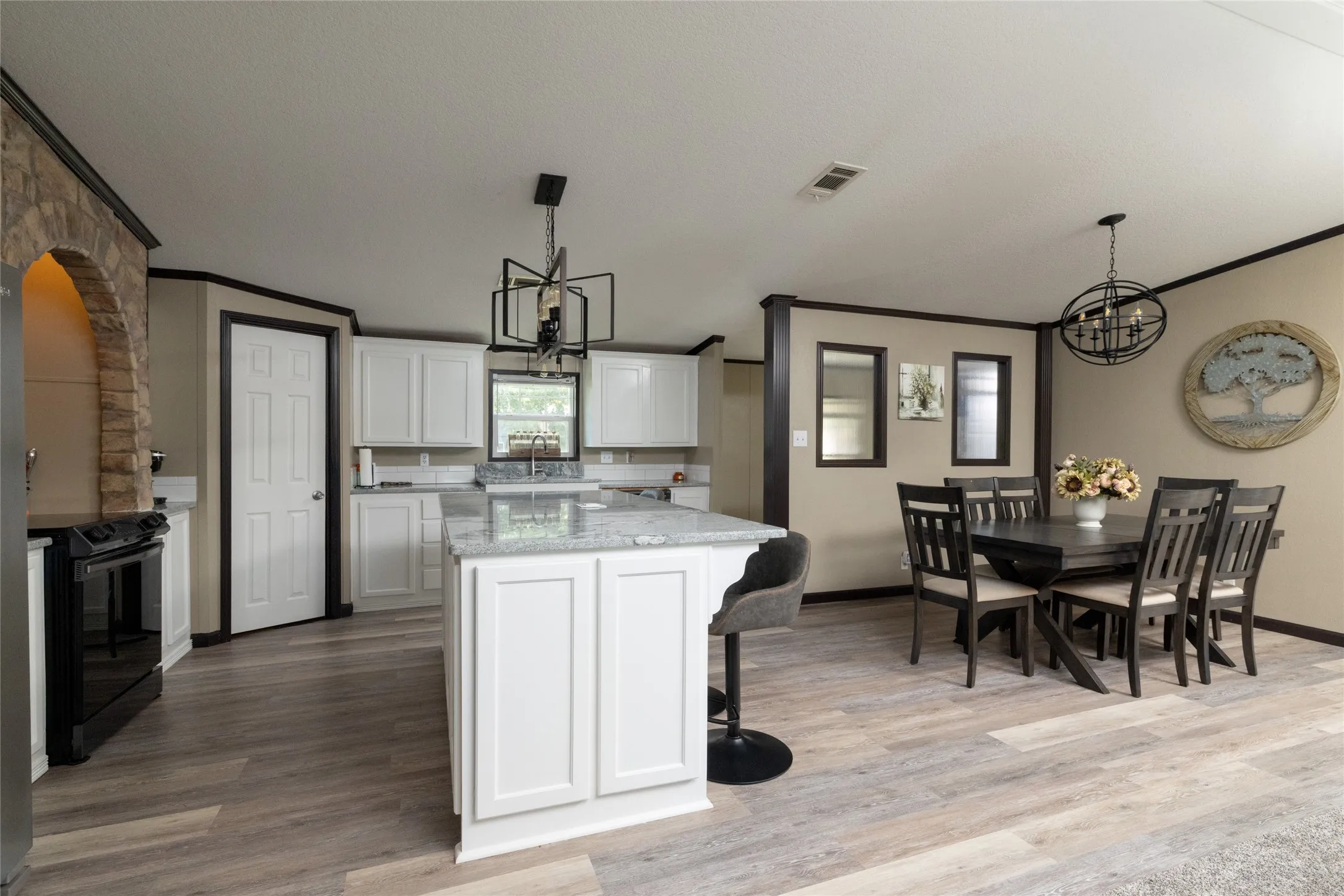 Manufactured Home For Sale in Wise County , 140 Meadow Pond Court, Runaway Bay, Texas 76426, 4 Bedroom, 2 Bathroom, Garage spaces, 2,176 Sqft, built in 2012, Preowned, mls#21214369, Real Estate Agent in Runaway Bay, Homes For Sale in Wise county, Homes For Sale in Runaway Bay, Realtor in Runaway Bay Texas, Real Estate Brokerage Independent Realty Texas, Luminita Cordes Realtor