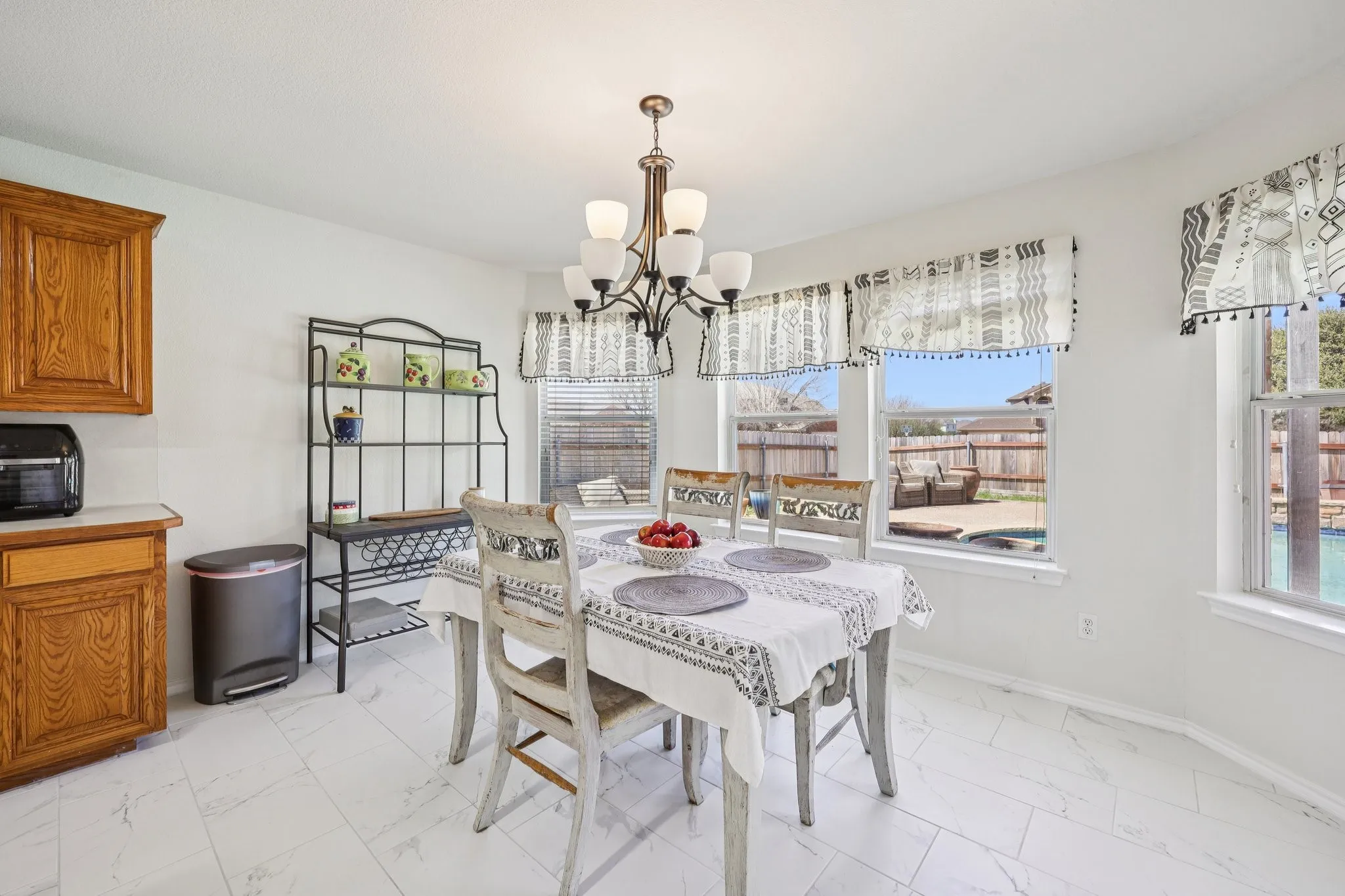 Single Family Residence For Sale in Tarrant County , 1325 Lake Shore Drive, Crowley, Texas 76036, 4 Bedroom, 2 Bathroom, 2 Garage spaces, 1,986 Sqft, built in 2002, mls#21214376, Real Estate Agent in Crowley, Homes For Sale in Tarrant county, Homes For Sale in Crowley, Realtor in Crowley Texas, Real Estate Brokerage Independent Realty Texas, Luminita Cordes Realtor