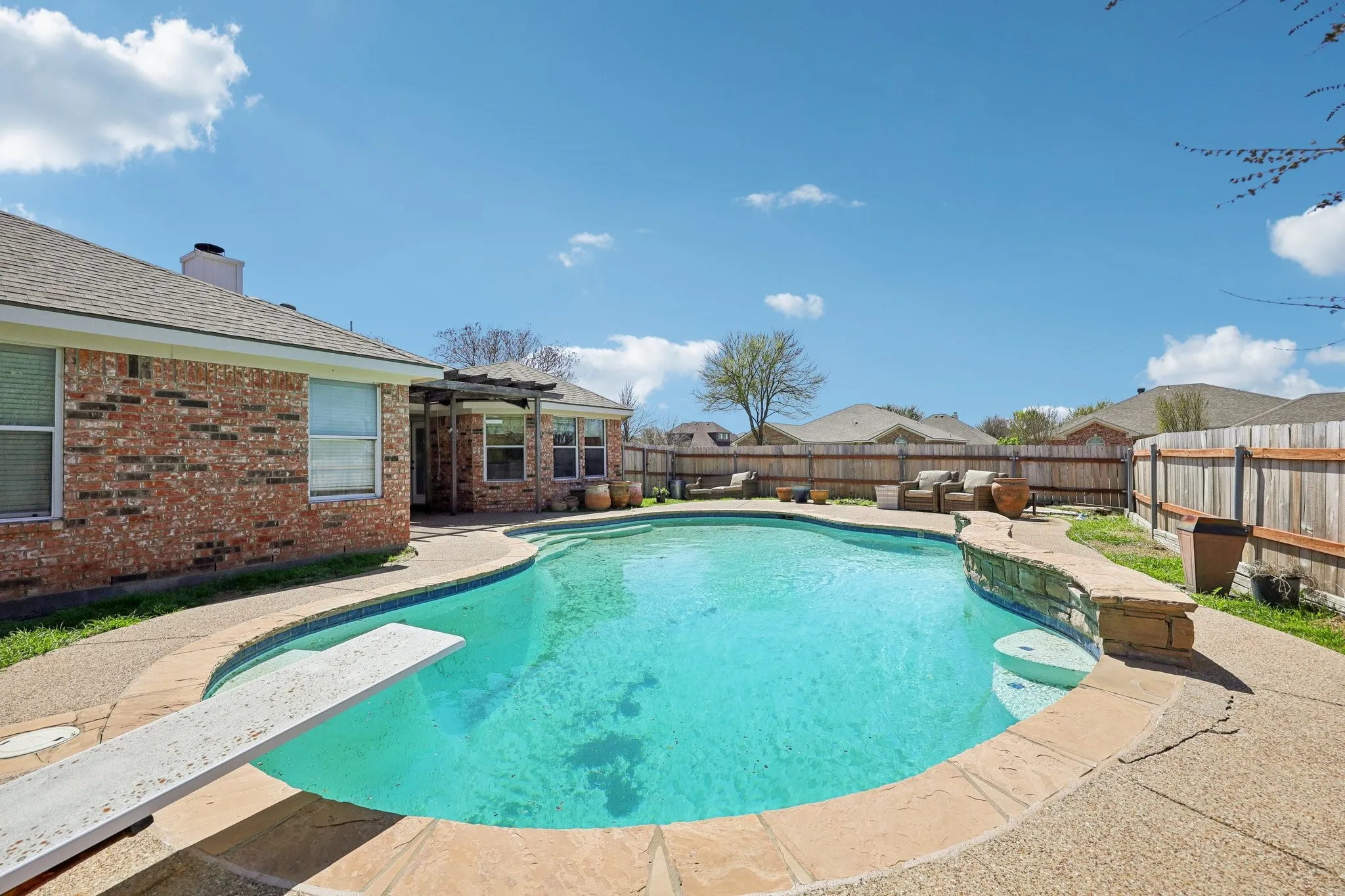 Single Family Residence For Sale in Tarrant County , 1325 Lake Shore Drive, Crowley, Texas 76036, 4 Bedroom, 2 Bathroom, 2 Garage spaces, 1,986 Sqft, built in 2002, mls#21214376, Real Estate Agent in Crowley, Homes For Sale in Tarrant county, Homes For Sale in Crowley, Realtor in Crowley Texas, Real Estate Brokerage Independent Realty Texas, Luminita Cordes Realtor