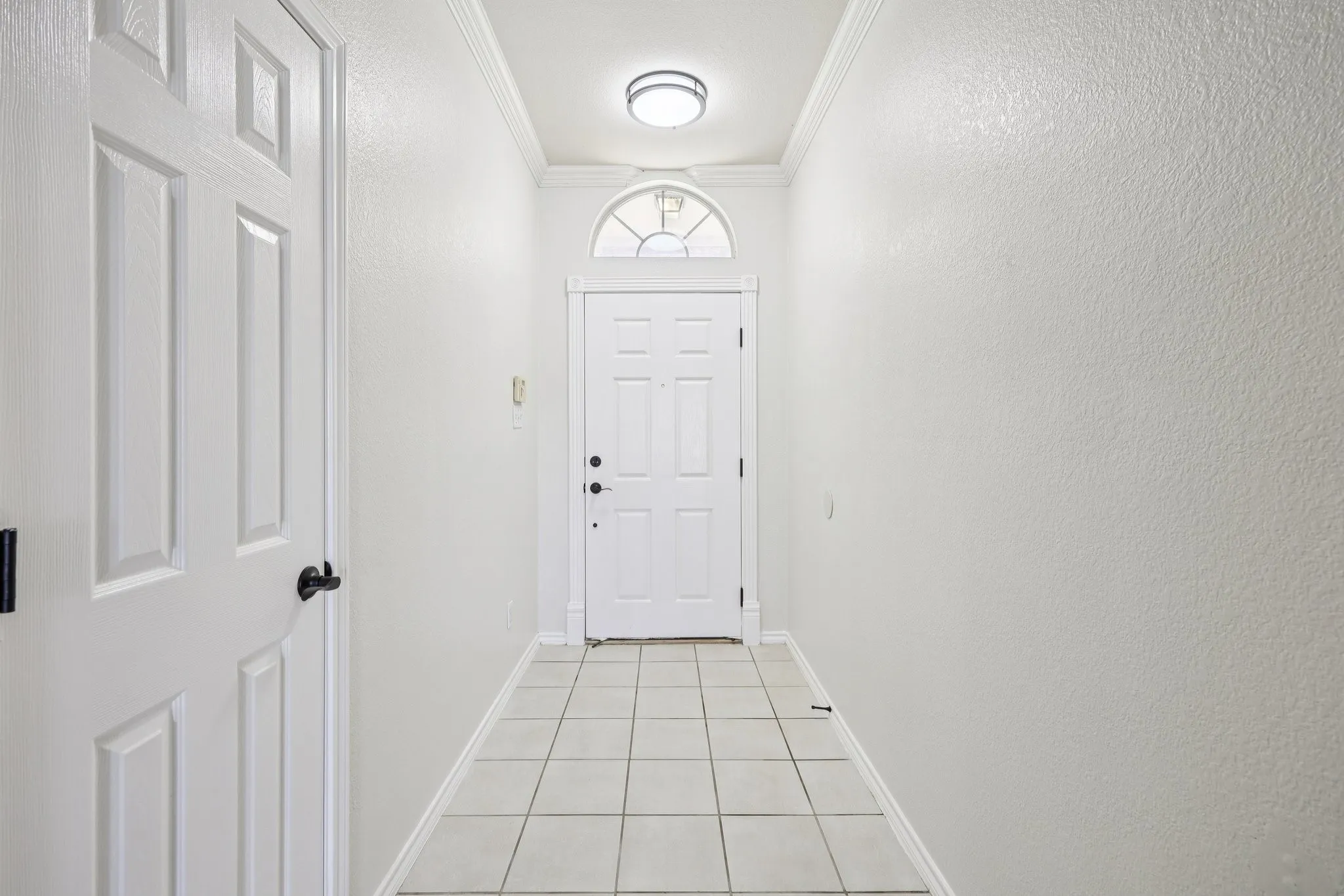 Single Family Residence For Sale in Tarrant County , 1325 Lake Shore Drive, Crowley, Texas 76036, 4 Bedroom, 2 Bathroom, 2 Garage spaces, 1,986 Sqft, built in 2002, mls#21214376, Real Estate Agent in Crowley, Homes For Sale in Tarrant county, Homes For Sale in Crowley, Realtor in Crowley Texas, Real Estate Brokerage Independent Realty Texas, Luminita Cordes Realtor