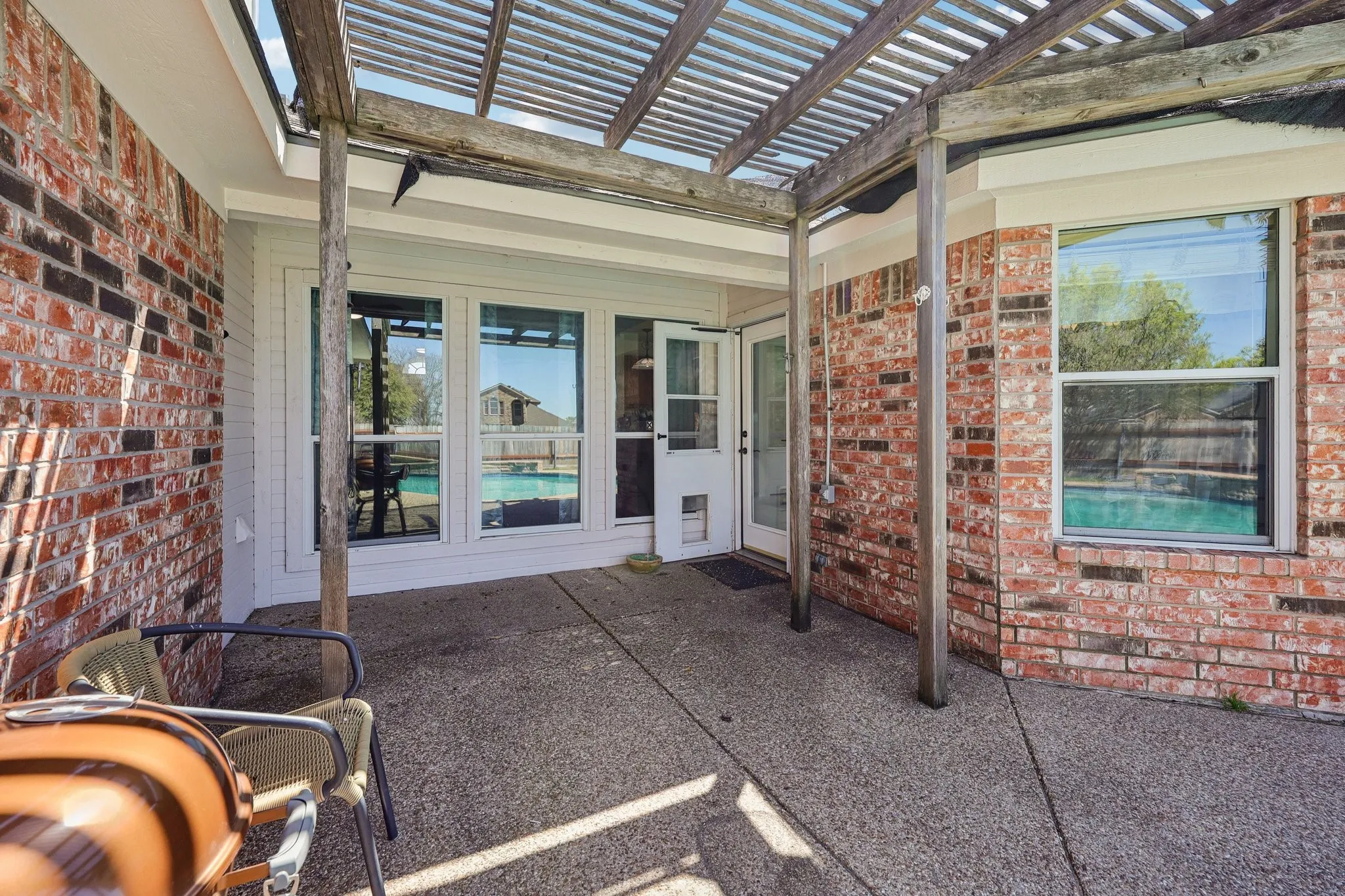 Single Family Residence For Sale in Tarrant County , 1325 Lake Shore Drive, Crowley, Texas 76036, 4 Bedroom, 2 Bathroom, 2 Garage spaces, 1,986 Sqft, built in 2002, mls#21214376, Real Estate Agent in Crowley, Homes For Sale in Tarrant county, Homes For Sale in Crowley, Realtor in Crowley Texas, Real Estate Brokerage Independent Realty Texas, Luminita Cordes Realtor