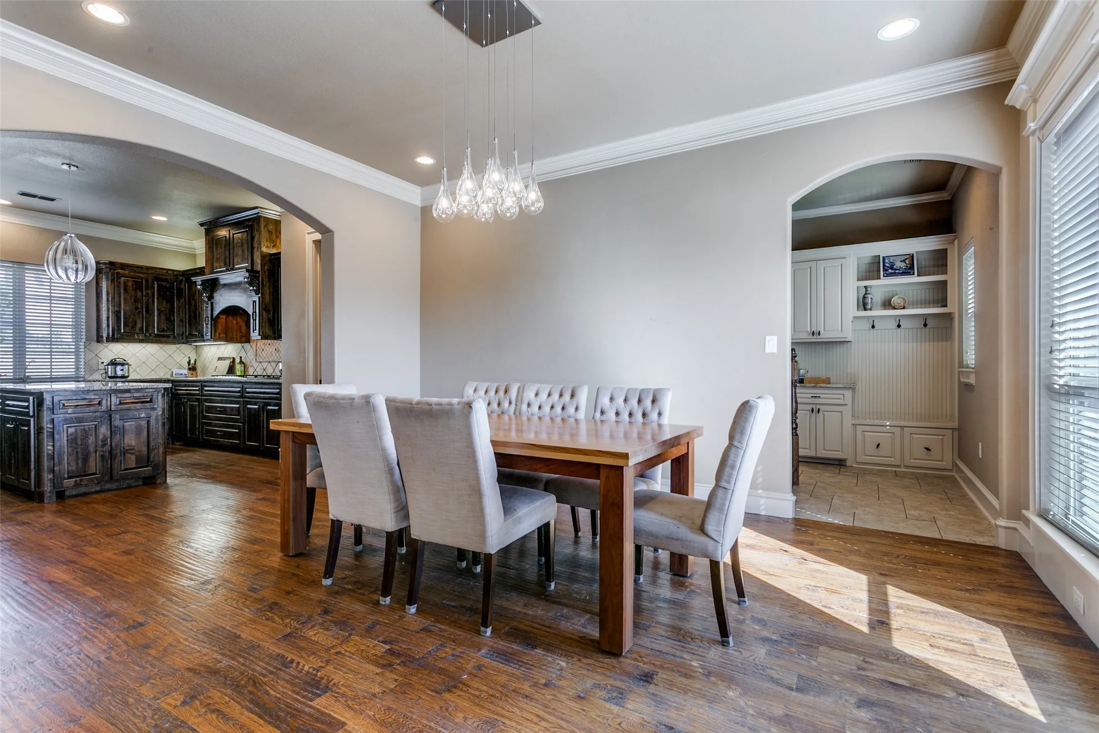 Single Family Residence For Sale in Tarrant County , 6800 Woodland Hills Drive, North Richland Hills, Texas 76182, 4 Bedroom, 4 Bathroom, 2 Garage spaces, 3,505 Sqft, built in 2014, Preowned, mls#21211130, Real Estate Agent in North Richland Hills, Homes For Sale in Tarrant county, Homes For Sale in North Richland Hills, Realtor in North Richland Hills Texas, Real Estate Brokerage Independent Realty Texas, Luminita Cordes Realtor