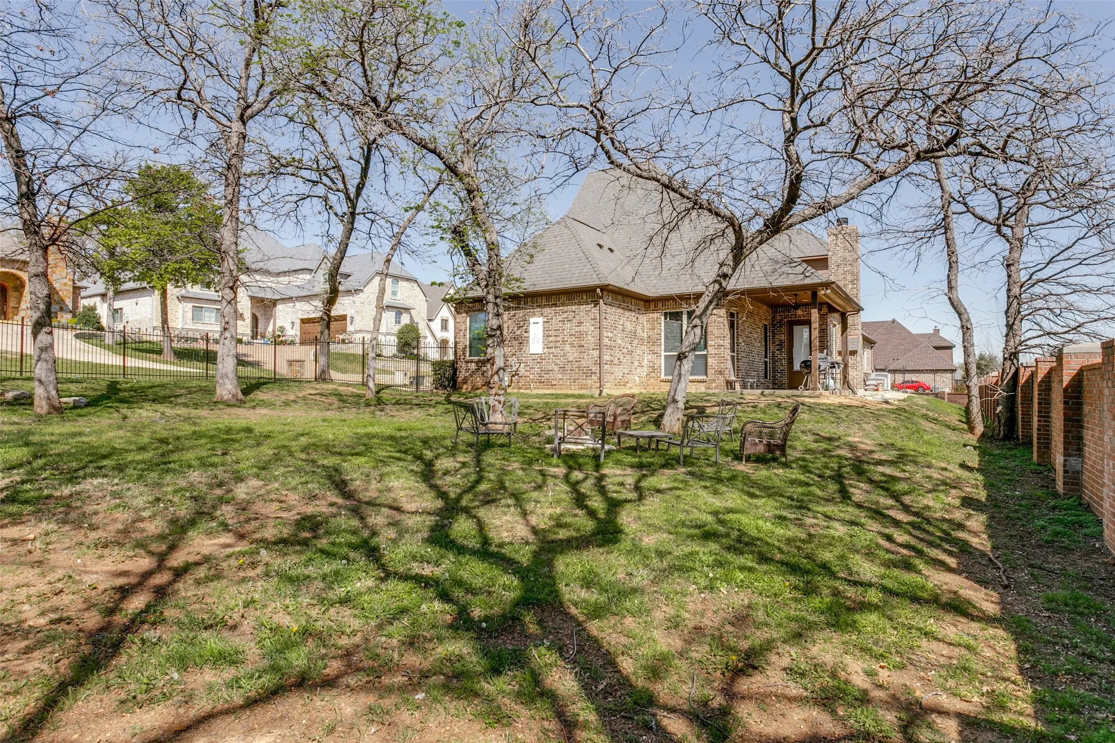 Single Family Residence For Sale in Tarrant County , 6800 Woodland Hills Drive, North Richland Hills, Texas 76182, 4 Bedroom, 4 Bathroom, 2 Garage spaces, 3,505 Sqft, built in 2014, Preowned, mls#21211130, Real Estate Agent in North Richland Hills, Homes For Sale in Tarrant county, Homes For Sale in North Richland Hills, Realtor in North Richland Hills Texas, Real Estate Brokerage Independent Realty Texas, Luminita Cordes Realtor