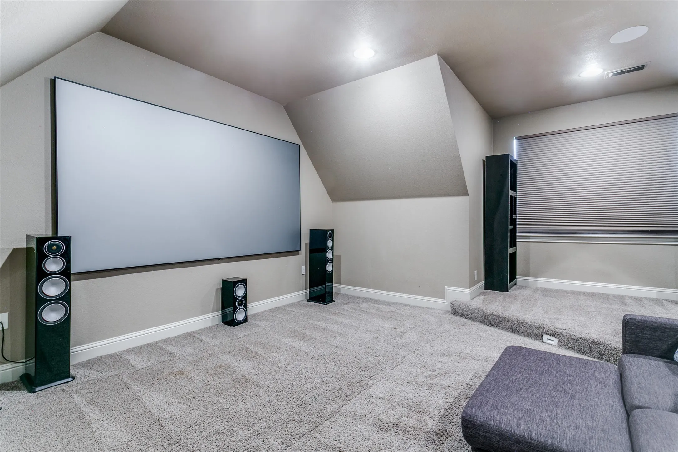 Single Family Residence For Sale in Tarrant County , 6800 Woodland Hills Drive, North Richland Hills, Texas 76182, 4 Bedroom, 4 Bathroom, 2 Garage spaces, 3,505 Sqft, built in 2014, Preowned, mls#21211130, Real Estate Agent in North Richland Hills, Homes For Sale in Tarrant county, Homes For Sale in North Richland Hills, Realtor in North Richland Hills Texas, Real Estate Brokerage Independent Realty Texas, Luminita Cordes Realtor
