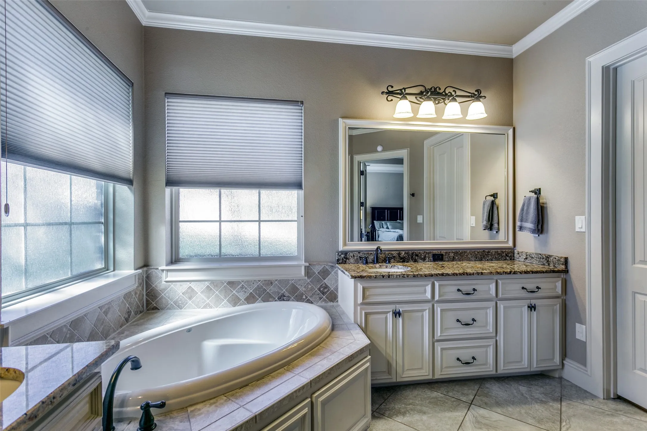 Single Family Residence For Sale in Tarrant County , 6800 Woodland Hills Drive, North Richland Hills, Texas 76182, 4 Bedroom, 4 Bathroom, 2 Garage spaces, 3,505 Sqft, built in 2014, Preowned, mls#21211130, Real Estate Agent in North Richland Hills, Homes For Sale in Tarrant county, Homes For Sale in North Richland Hills, Realtor in North Richland Hills Texas, Real Estate Brokerage Independent Realty Texas, Luminita Cordes Realtor