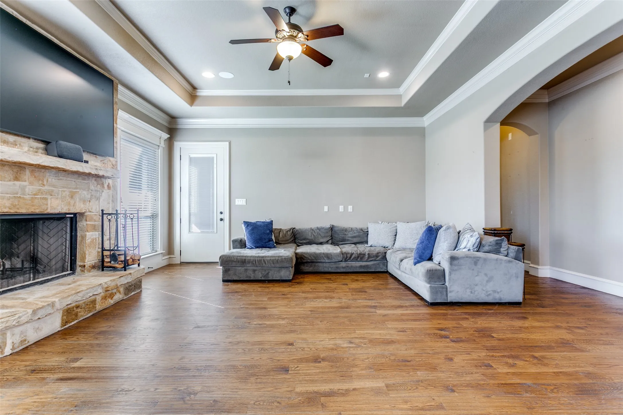 Single Family Residence For Sale in Tarrant County , 6800 Woodland Hills Drive, North Richland Hills, Texas 76182, 4 Bedroom, 4 Bathroom, 2 Garage spaces, 3,505 Sqft, built in 2014, Preowned, mls#21211130, Real Estate Agent in North Richland Hills, Homes For Sale in Tarrant county, Homes For Sale in North Richland Hills, Realtor in North Richland Hills Texas, Real Estate Brokerage Independent Realty Texas, Luminita Cordes Realtor