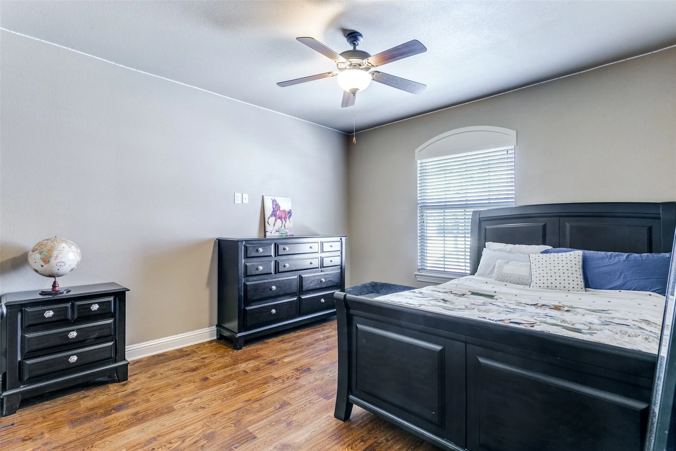 Single Family Residence For Sale in Tarrant County , 6800 Woodland Hills Drive, North Richland Hills, Texas 76182, 4 Bedroom, 4 Bathroom, 2 Garage spaces, 3,505 Sqft, built in 2014, Preowned, mls#21211130, Real Estate Agent in North Richland Hills, Homes For Sale in Tarrant county, Homes For Sale in North Richland Hills, Realtor in North Richland Hills Texas, Real Estate Brokerage Independent Realty Texas, Luminita Cordes Realtor