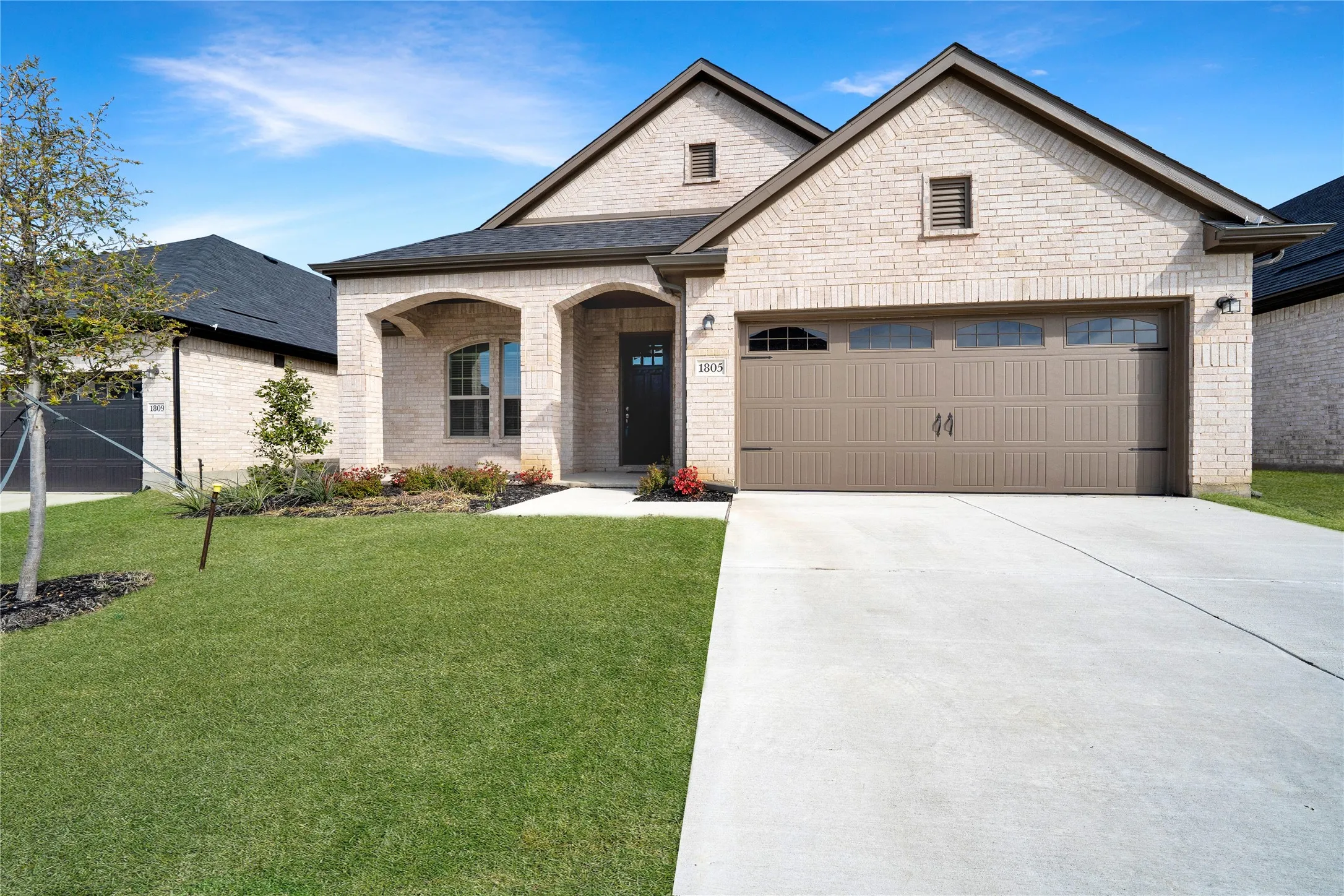 Single Family Residence For Sale in Collin County , 1805 Piedmont Place, Celina, Texas 75009, 3 Bedroom, 2 Bathroom, 2 Garage spaces, 1,724 Sqft, built in 2024, Preowned, mls#21212929, Real Estate Agent in Celina, Homes For Sale in Collin county, Homes For Sale in Celina, Realtor in Celina Texas, Real Estate Brokerage Independent Realty Texas, Luminita Cordes Realtor