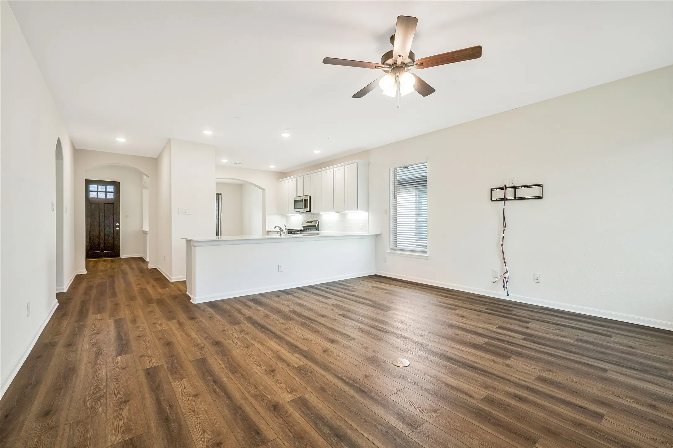 Single Family Residence For Sale in Collin County , 1805 Piedmont Place, Celina, Texas 75009, 3 Bedroom, 2 Bathroom, 2 Garage spaces, 1,724 Sqft, built in 2024, Preowned, mls#21212929, Real Estate Agent in Celina, Homes For Sale in Collin county, Homes For Sale in Celina, Realtor in Celina Texas, Real Estate Brokerage Independent Realty Texas, Luminita Cordes Realtor