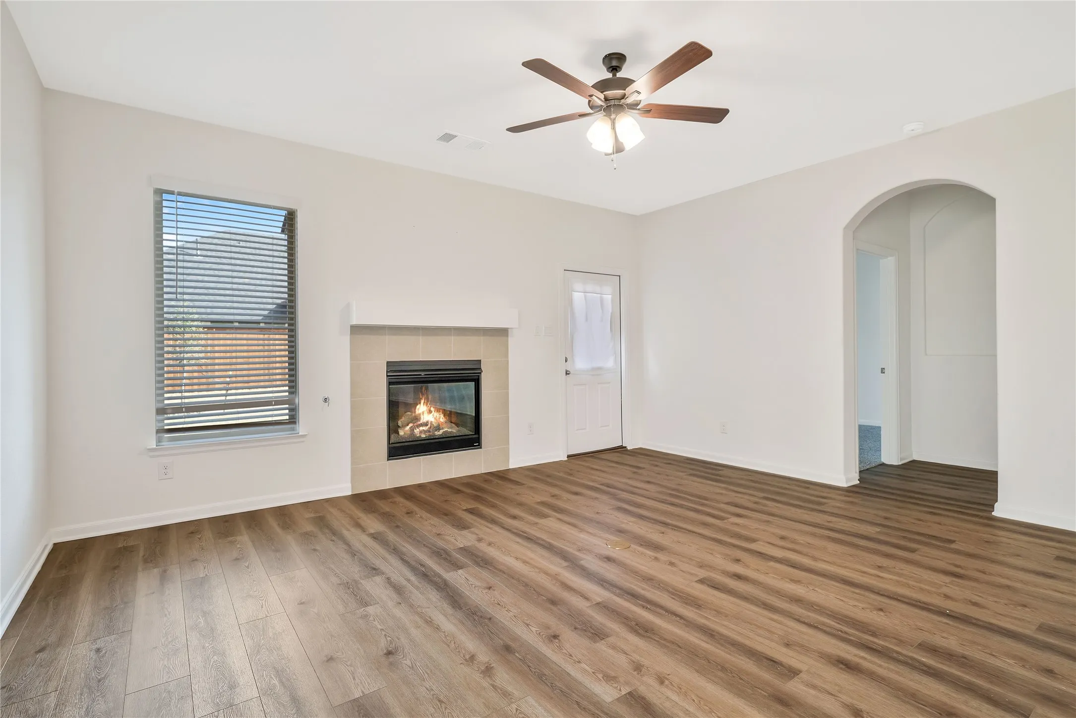 Single Family Residence For Sale in Collin County , 1805 Piedmont Place, Celina, Texas 75009, 3 Bedroom, 2 Bathroom, 2 Garage spaces, 1,724 Sqft, built in 2024, Preowned, mls#21212929, Real Estate Agent in Celina, Homes For Sale in Collin county, Homes For Sale in Celina, Realtor in Celina Texas, Real Estate Brokerage Independent Realty Texas, Luminita Cordes Realtor