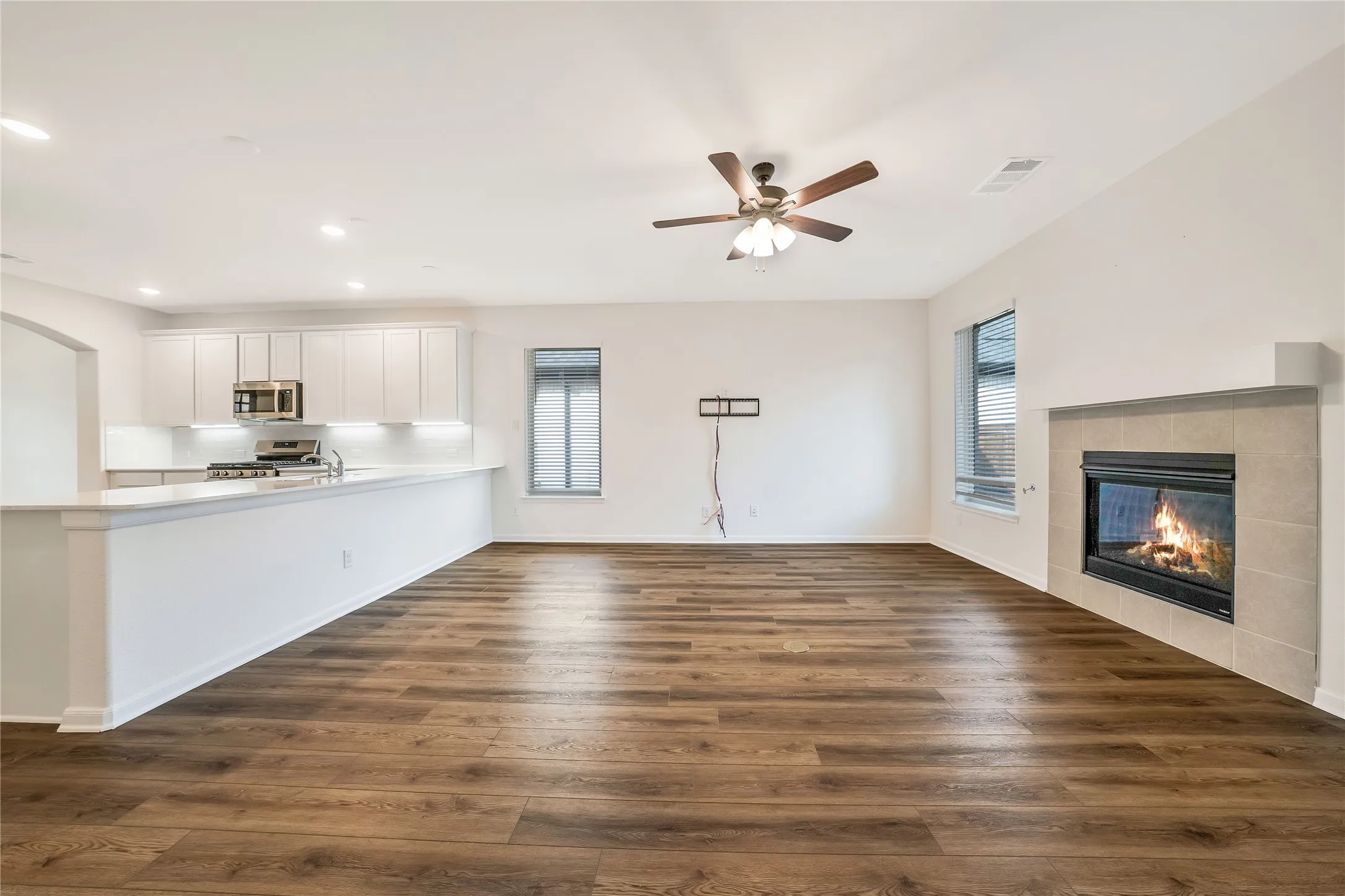 Single Family Residence For Sale in Collin County , 1805 Piedmont Place, Celina, Texas 75009, 3 Bedroom, 2 Bathroom, 2 Garage spaces, 1,724 Sqft, built in 2024, Preowned, mls#21212929, Real Estate Agent in Celina, Homes For Sale in Collin county, Homes For Sale in Celina, Realtor in Celina Texas, Real Estate Brokerage Independent Realty Texas, Luminita Cordes Realtor