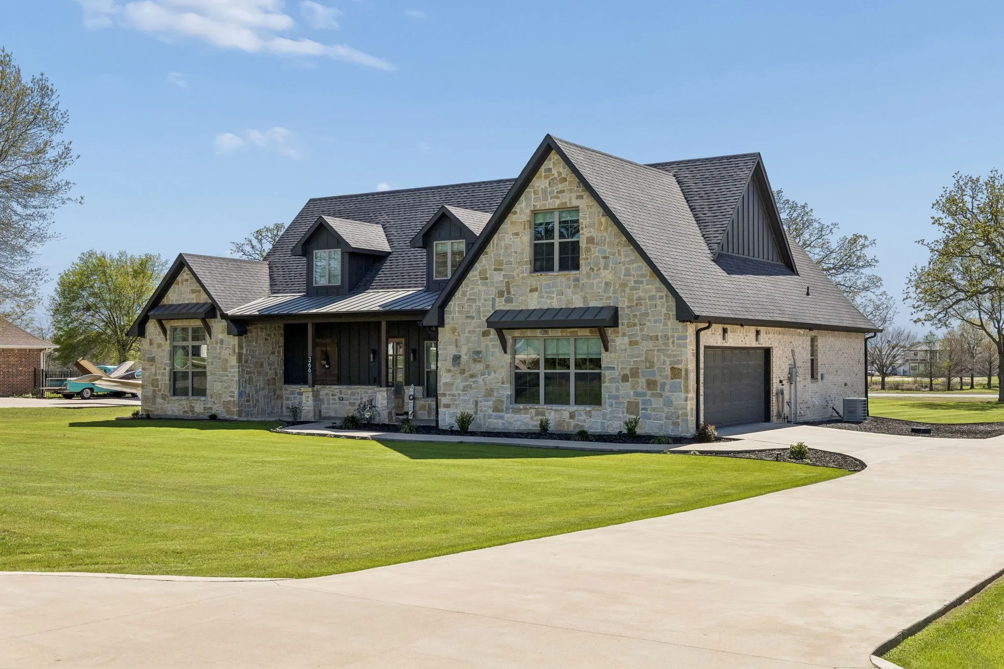 Single Family Residence For Sale in Van Zandt County , 366 Private Road 7005, Edgewood, Texas 75117, 5 Bedroom, 3 Bathroom, 2 Garage spaces, 3,008 Sqft, built in 2021, Preowned, mls#21211573, Real Estate Agent in Edgewood, Homes For Sale in Van Zandt county, Homes For Sale in Edgewood, Realtor in Edgewood Texas, Real Estate Brokerage Independent Realty Texas, Luminita Cordes Realtor