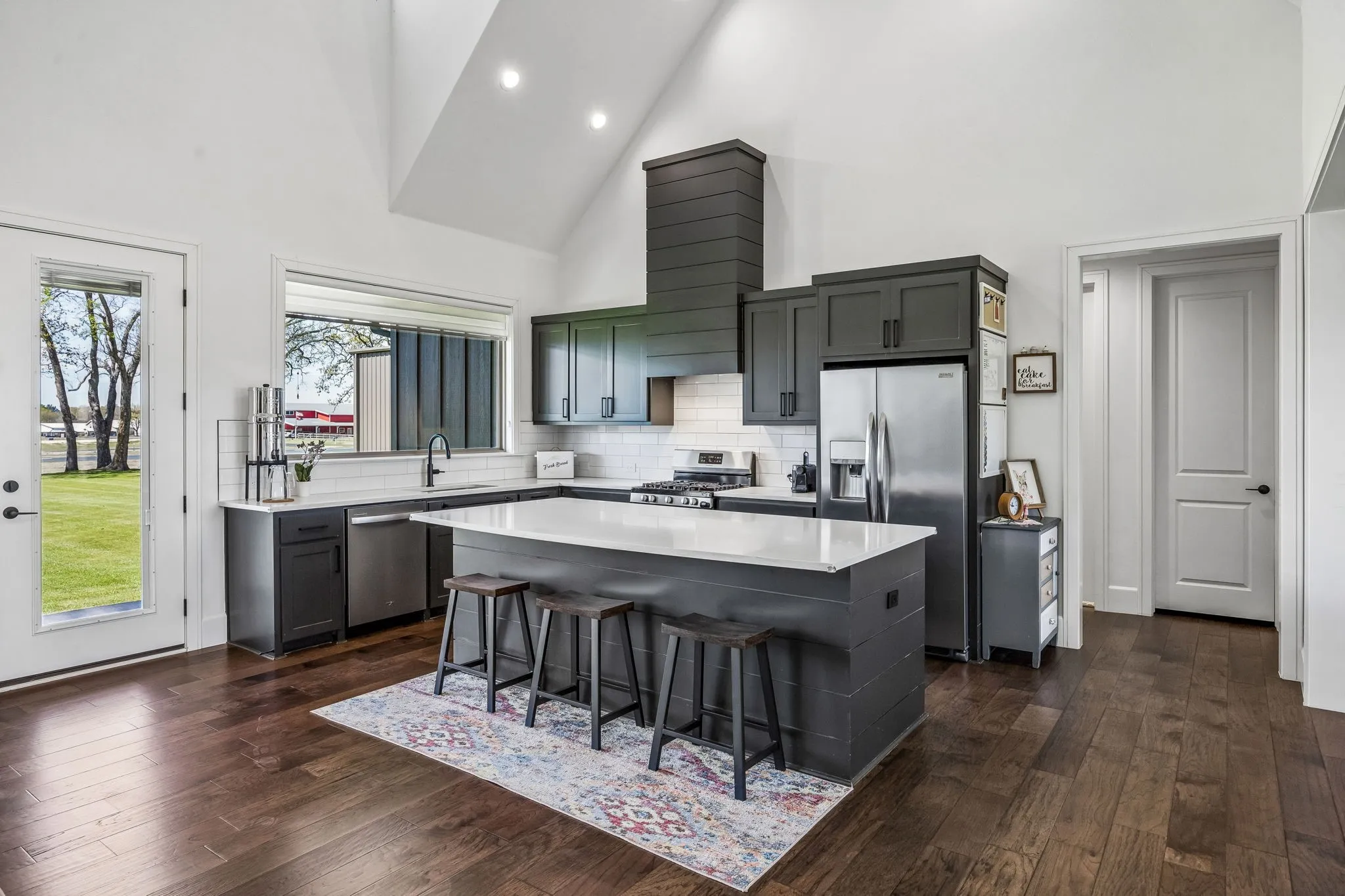 Single Family Residence For Sale in Van Zandt County , 366 Private Road 7005, Edgewood, Texas 75117, 5 Bedroom, 3 Bathroom, 2 Garage spaces, 3,008 Sqft, built in 2021, Preowned, mls#21211573, Real Estate Agent in Edgewood, Homes For Sale in Van Zandt county, Homes For Sale in Edgewood, Realtor in Edgewood Texas, Real Estate Brokerage Independent Realty Texas, Luminita Cordes Realtor