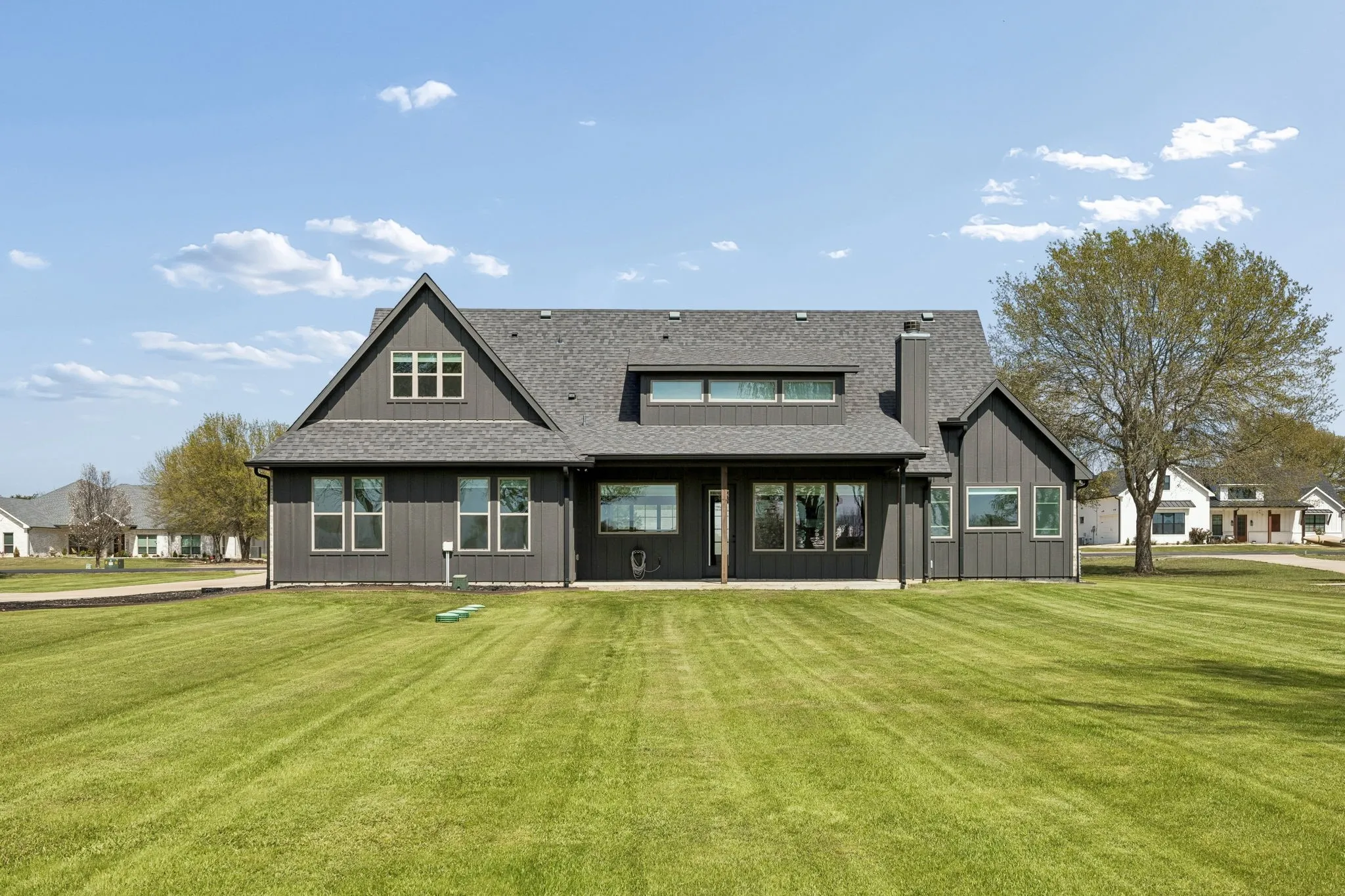 Single Family Residence For Sale in Van Zandt County , 366 Private Road 7005, Edgewood, Texas 75117, 5 Bedroom, 3 Bathroom, 2 Garage spaces, 3,008 Sqft, built in 2021, Preowned, mls#21211573, Real Estate Agent in Edgewood, Homes For Sale in Van Zandt county, Homes For Sale in Edgewood, Realtor in Edgewood Texas, Real Estate Brokerage Independent Realty Texas, Luminita Cordes Realtor