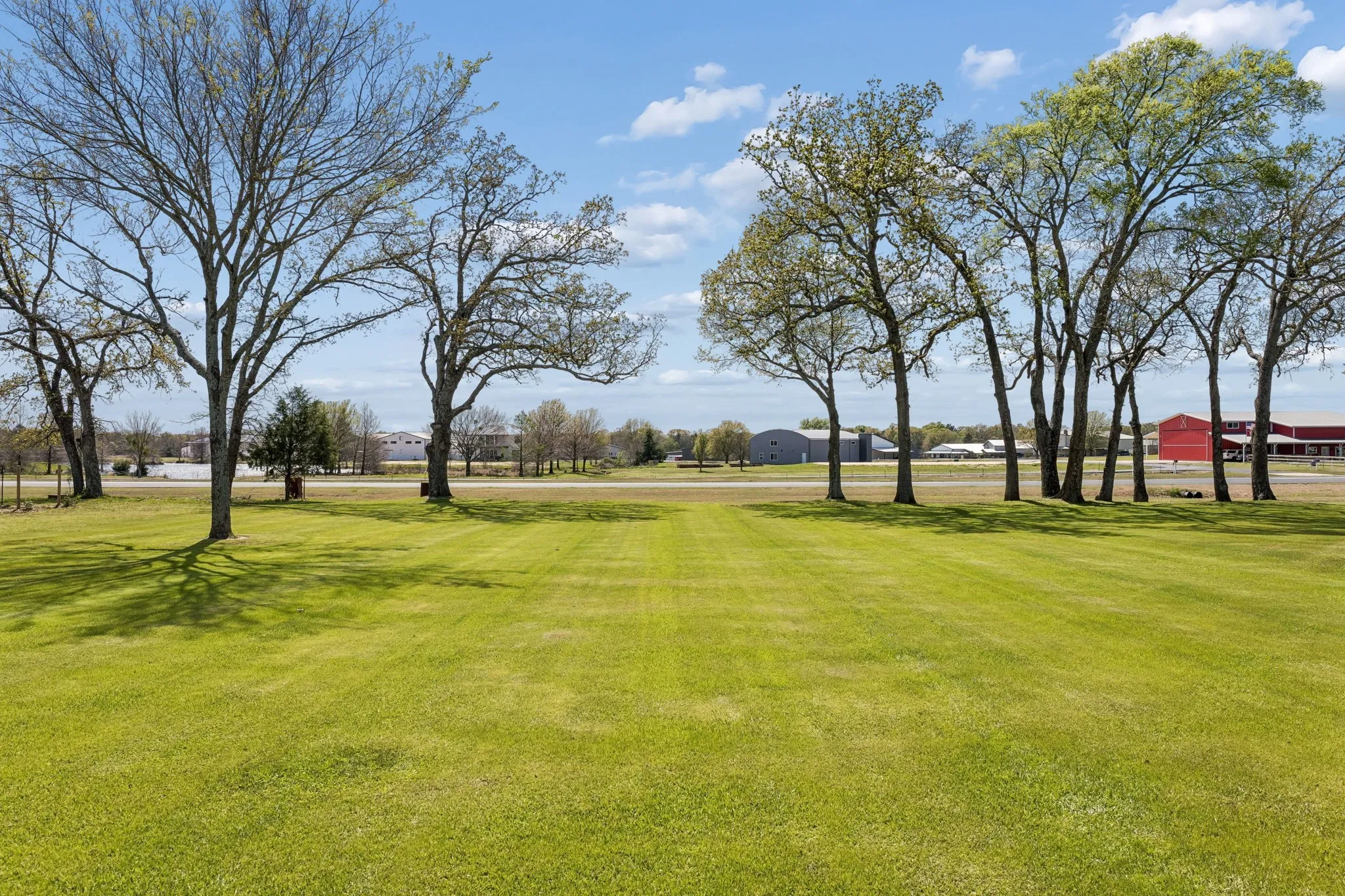 Single Family Residence For Sale in Van Zandt County , 366 Private Road 7005, Edgewood, Texas 75117, 5 Bedroom, 3 Bathroom, 2 Garage spaces, 3,008 Sqft, built in 2021, Preowned, mls#21211573, Real Estate Agent in Edgewood, Homes For Sale in Van Zandt county, Homes For Sale in Edgewood, Realtor in Edgewood Texas, Real Estate Brokerage Independent Realty Texas, Luminita Cordes Realtor