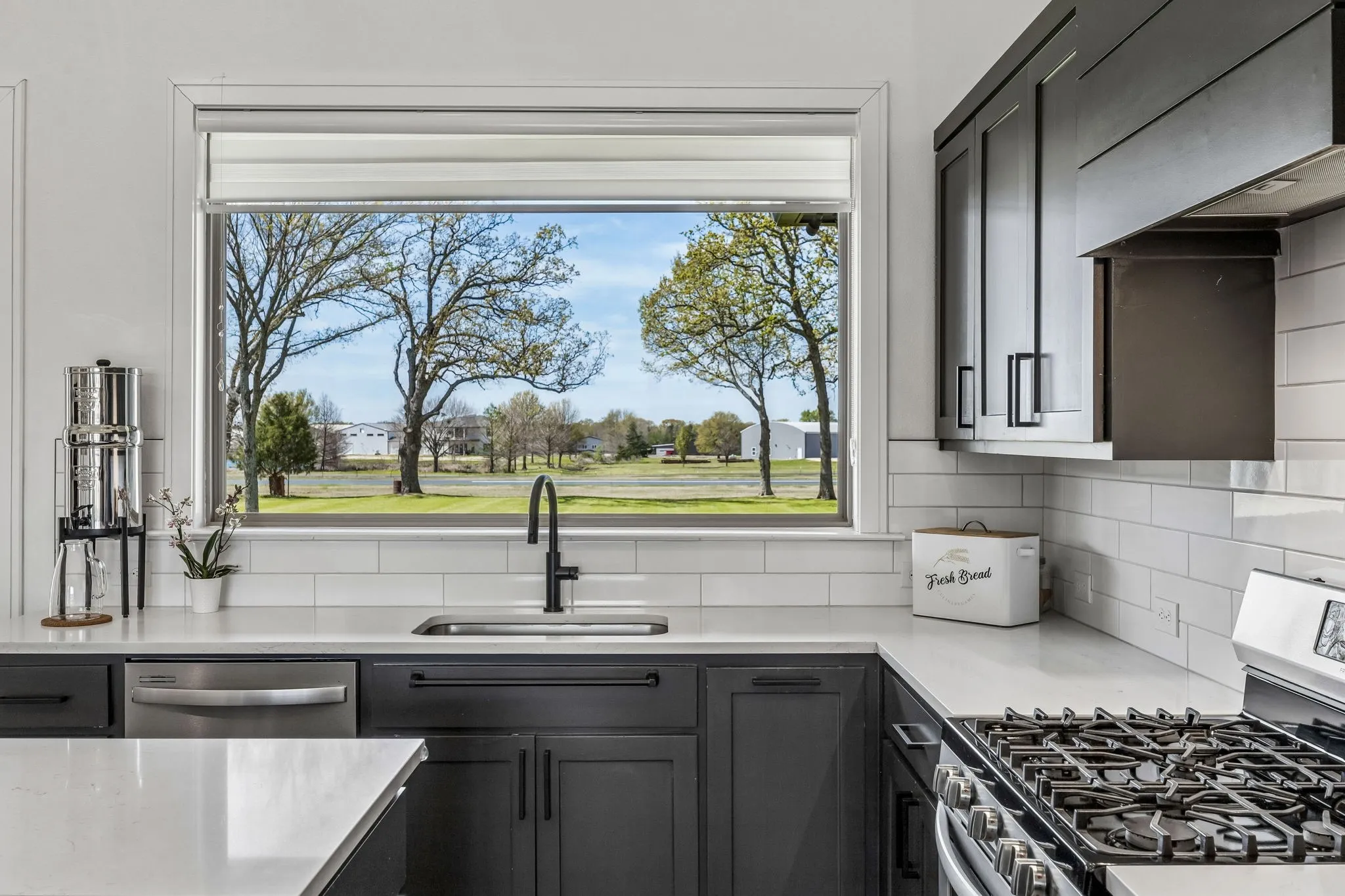 Single Family Residence For Sale in Van Zandt County , 366 Private Road 7005, Edgewood, Texas 75117, 5 Bedroom, 3 Bathroom, 2 Garage spaces, 3,008 Sqft, built in 2021, Preowned, mls#21211573, Real Estate Agent in Edgewood, Homes For Sale in Van Zandt county, Homes For Sale in Edgewood, Realtor in Edgewood Texas, Real Estate Brokerage Independent Realty Texas, Luminita Cordes Realtor