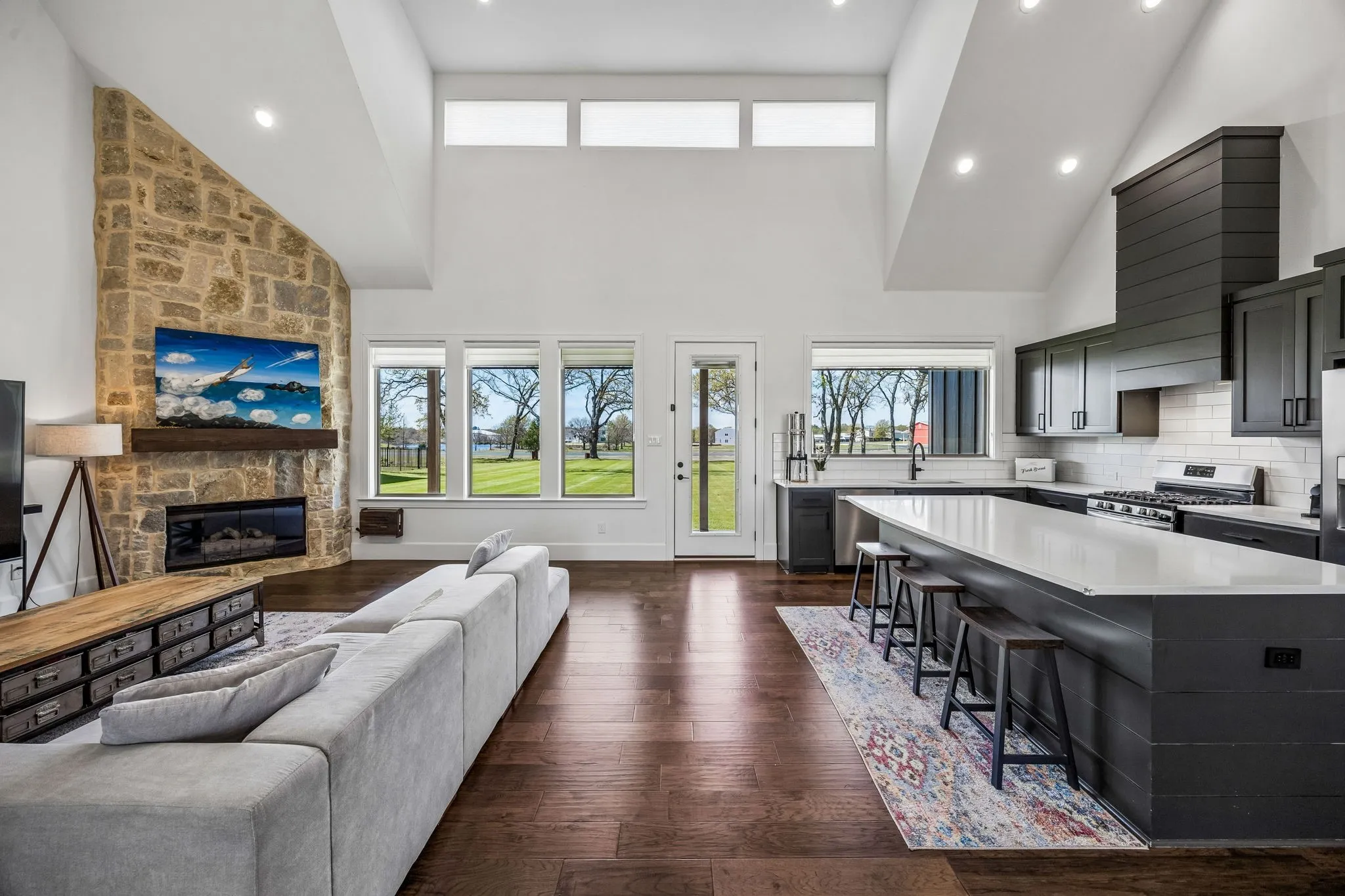 Single Family Residence For Sale in Van Zandt County , 366 Private Road 7005, Edgewood, Texas 75117, 5 Bedroom, 3 Bathroom, 2 Garage spaces, 3,008 Sqft, built in 2021, Preowned, mls#21211573, Real Estate Agent in Edgewood, Homes For Sale in Van Zandt county, Homes For Sale in Edgewood, Realtor in Edgewood Texas, Real Estate Brokerage Independent Realty Texas, Luminita Cordes Realtor