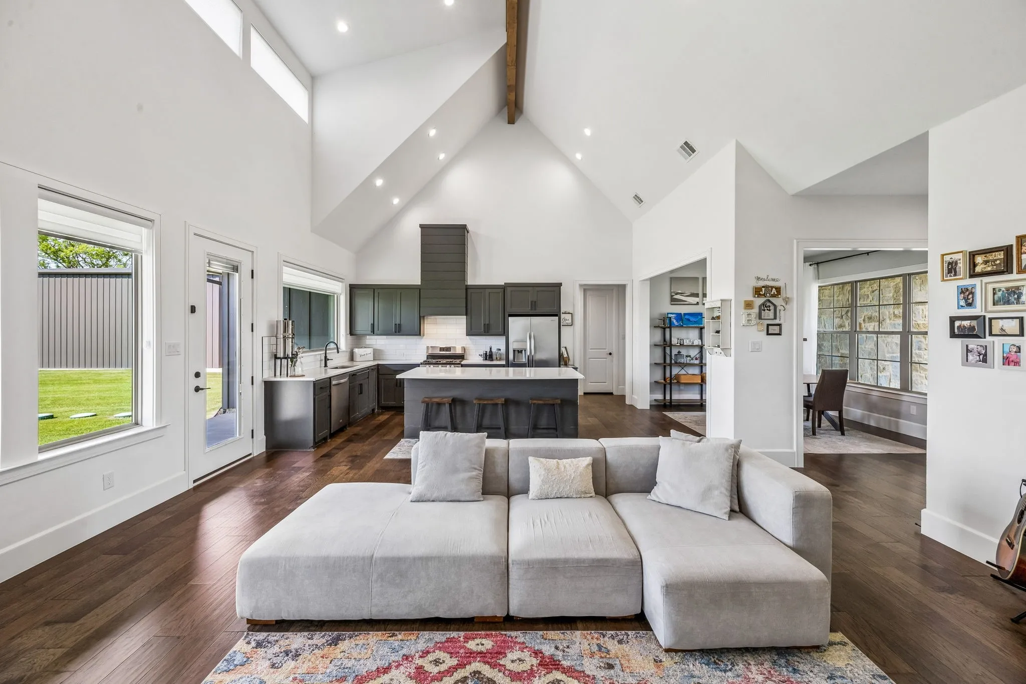 Single Family Residence For Sale in Van Zandt County , 366 Private Road 7005, Edgewood, Texas 75117, 5 Bedroom, 3 Bathroom, 2 Garage spaces, 3,008 Sqft, built in 2021, Preowned, mls#21211573, Real Estate Agent in Edgewood, Homes For Sale in Van Zandt county, Homes For Sale in Edgewood, Realtor in Edgewood Texas, Real Estate Brokerage Independent Realty Texas, Luminita Cordes Realtor