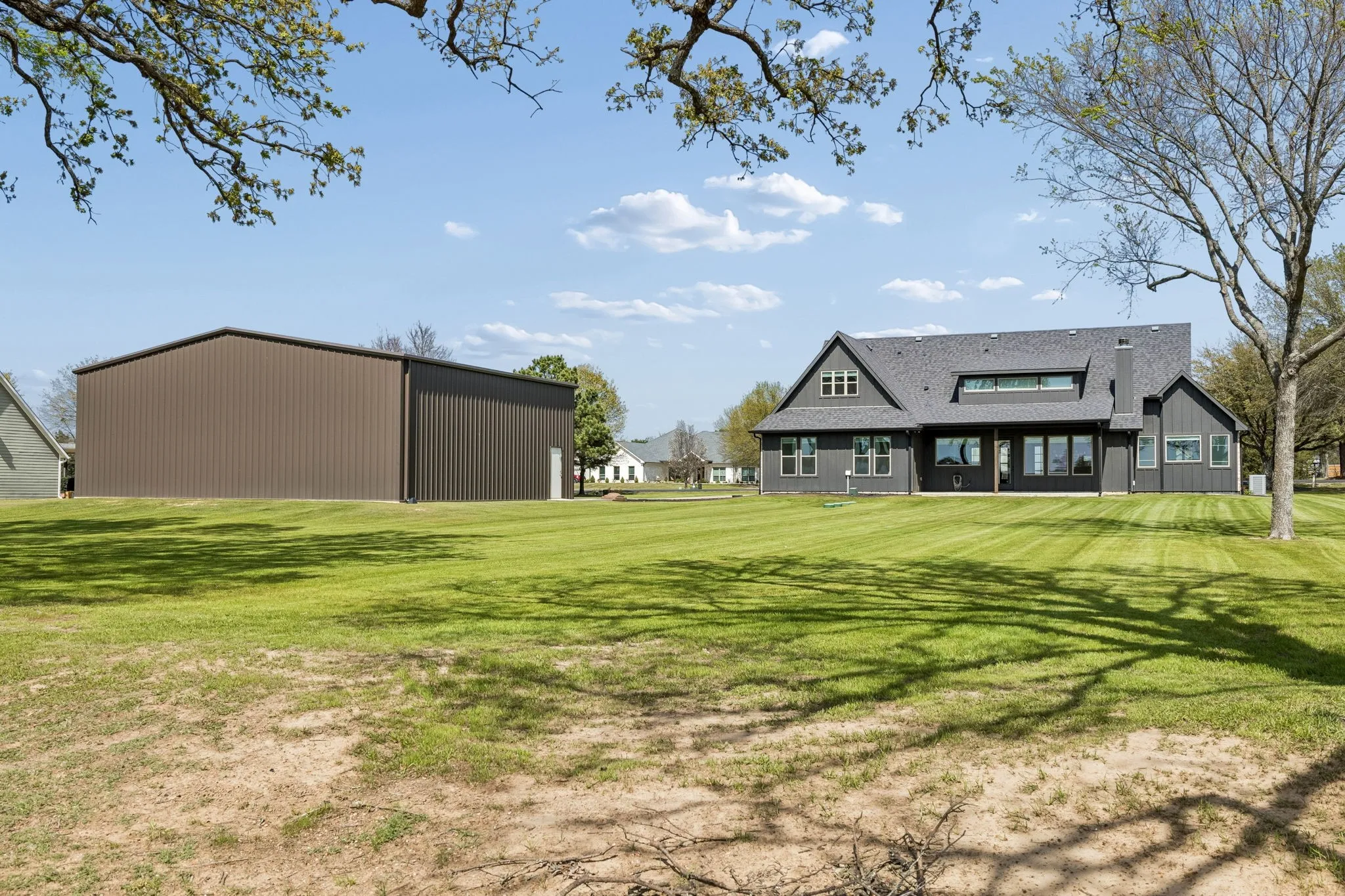 Single Family Residence For Sale in Van Zandt County , 366 Private Road 7005, Edgewood, Texas 75117, 5 Bedroom, 3 Bathroom, 2 Garage spaces, 3,008 Sqft, built in 2021, Preowned, mls#21211573, Real Estate Agent in Edgewood, Homes For Sale in Van Zandt county, Homes For Sale in Edgewood, Realtor in Edgewood Texas, Real Estate Brokerage Independent Realty Texas, Luminita Cordes Realtor