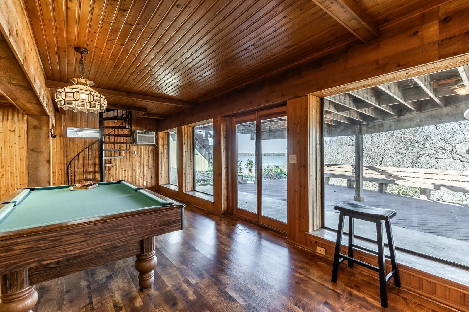 Single Family Residence For Sale in Hill County , 224 Mohon Drive, Whitney, Texas 76692, 4 Bedroom, 4 Bathroom, 2 Garage spaces, 4,030 Sqft, built in 0, Preowned, mls#21206910, Real Estate Agent in Whitney, Homes For Sale in Hill county, Homes For Sale in Whitney, Realtor in Whitney Texas, Real Estate Brokerage Independent Realty Texas, Luminita Cordes Realtor